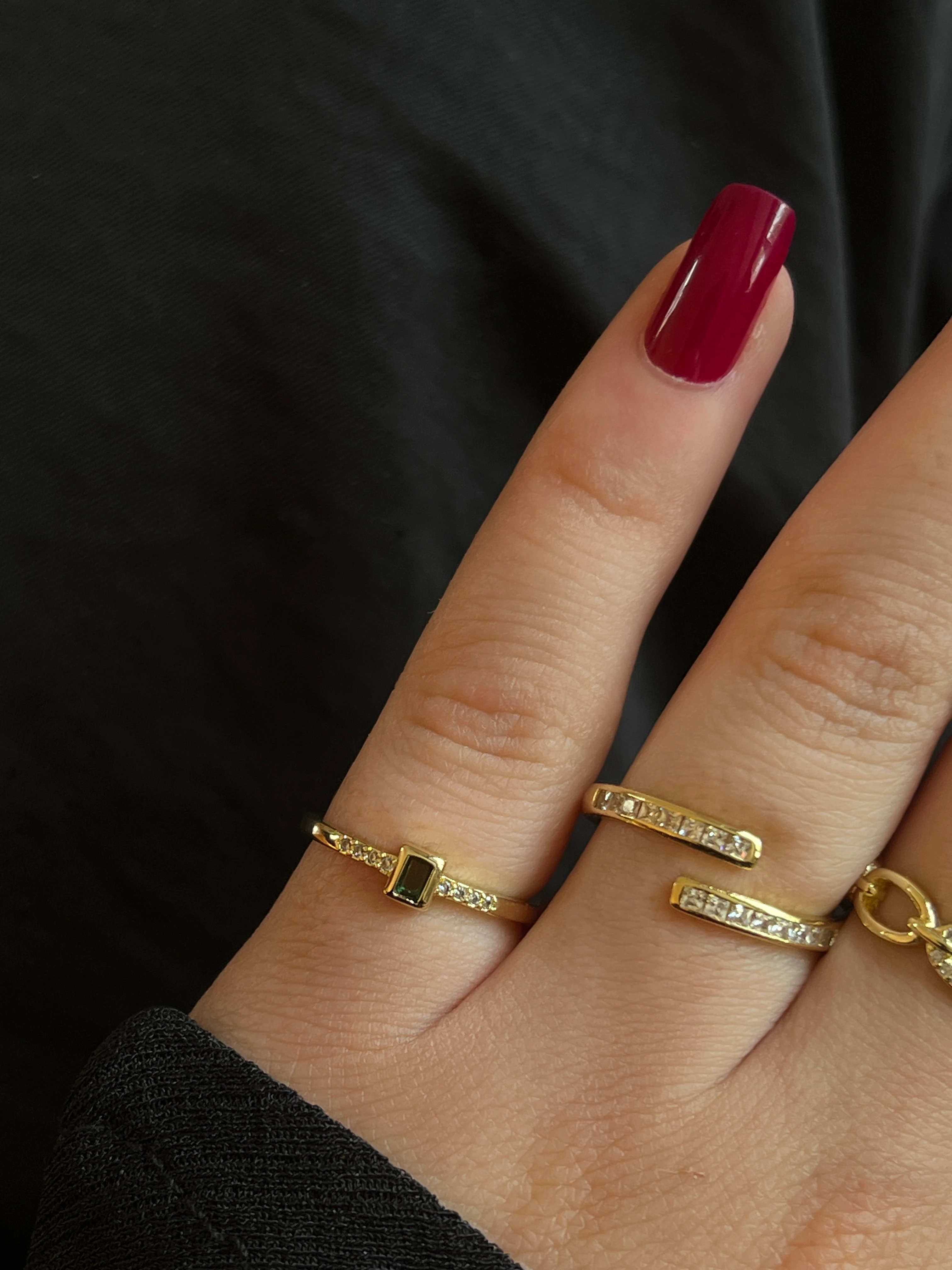 Gold Rengi Kare Zirkon Taş Detaylı Kadın Serçe Parmak Yüzük