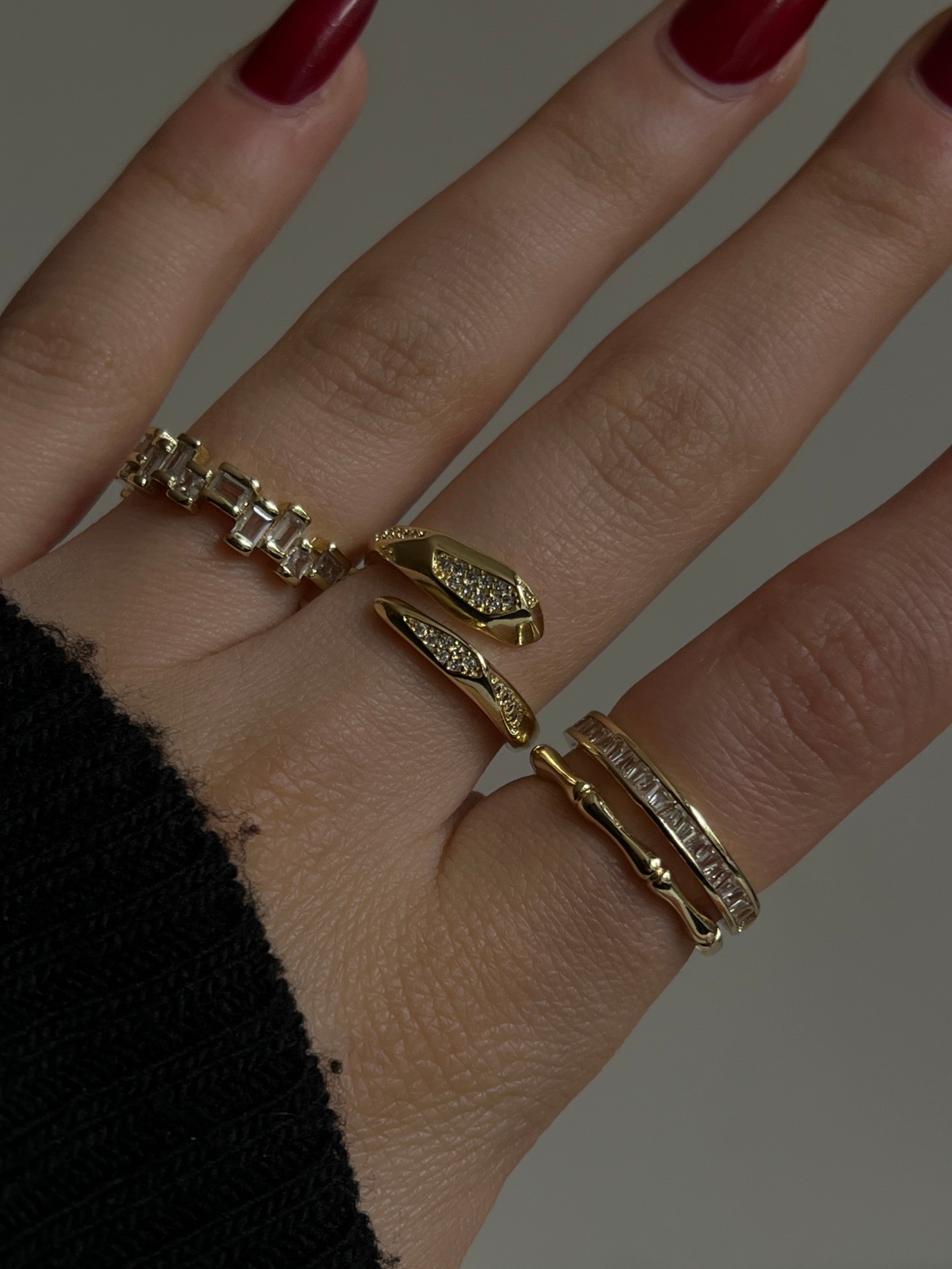 Gold Rengi Zirkon Taş Detaylı Yılan Model Kadın Yüzük