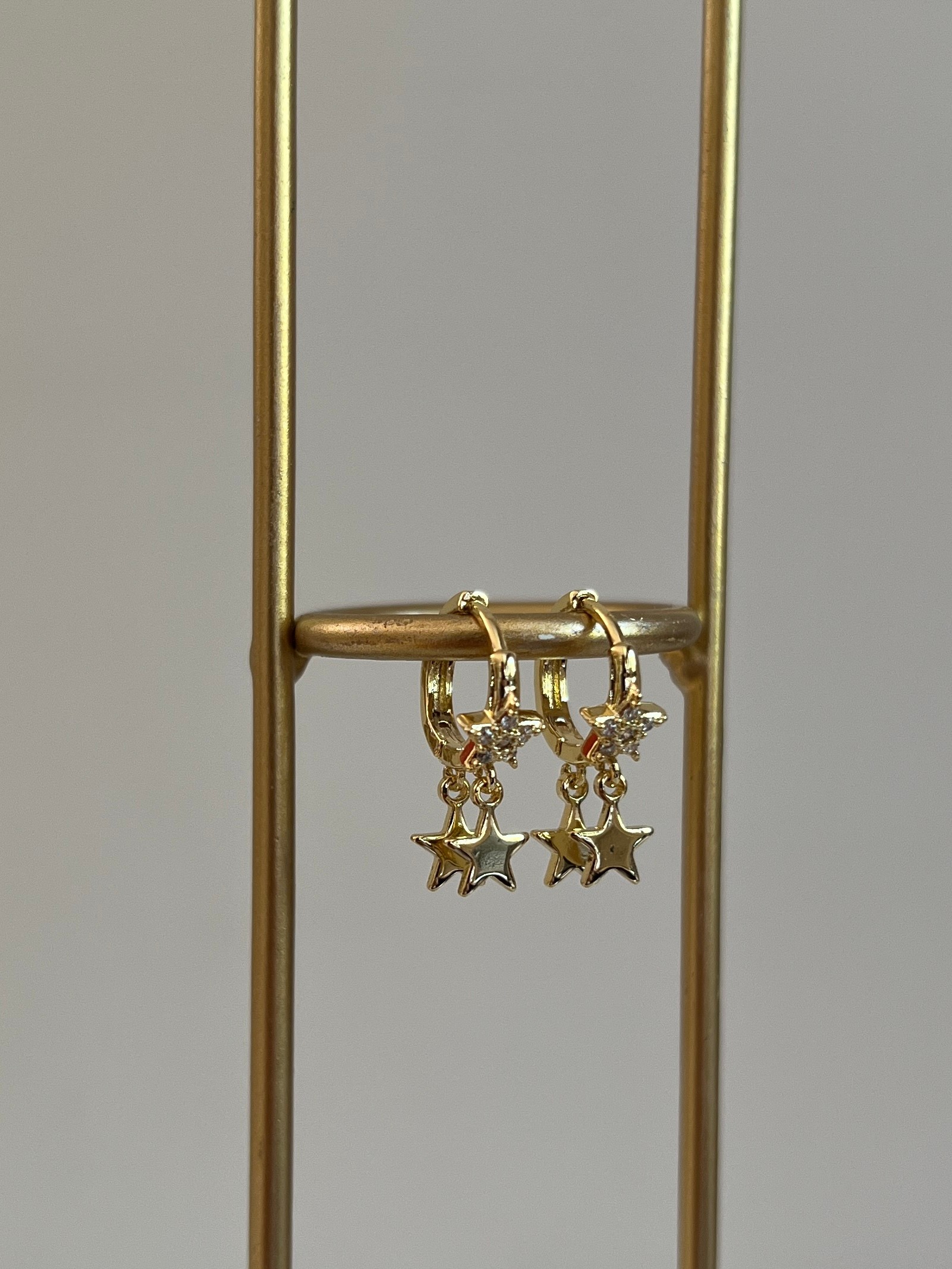 Gold Rengi Zirkon Taşlı Çoklu Yıldız Sallantılı Kadın Halka Küpe 