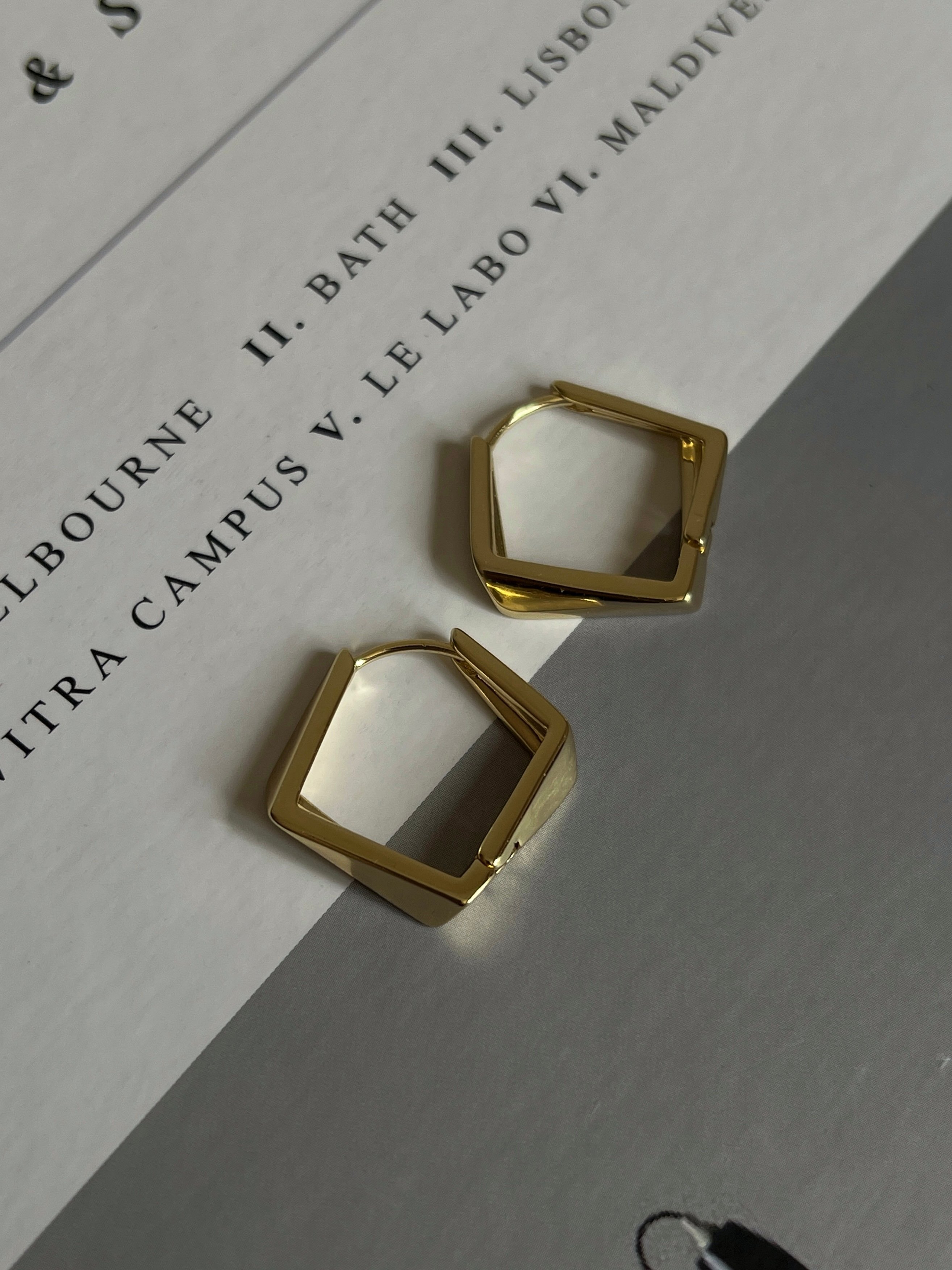 Gold Rengi Dörtgen Model Xupıng Kadın Küpe
