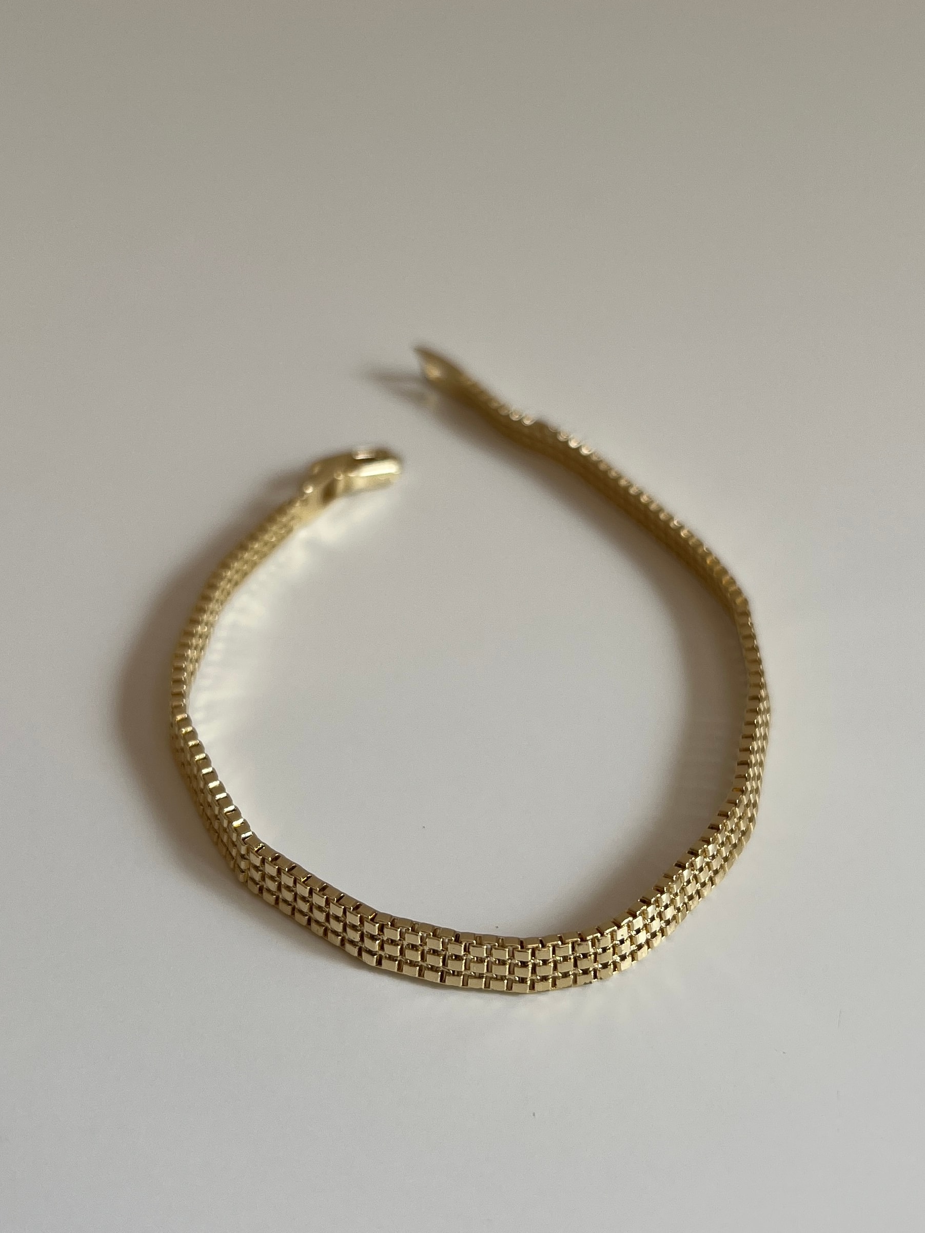 Gold Rengi Kadın Bileklik