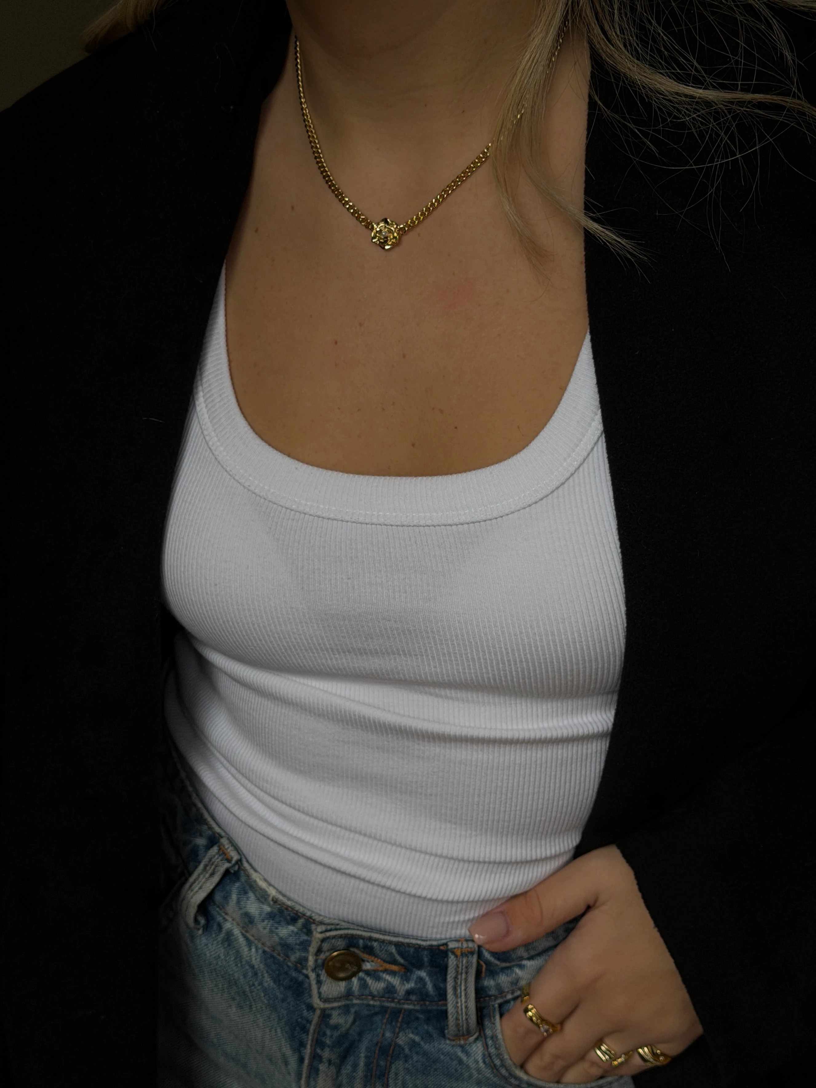 Gold Rengi İnci Detay Çiçek Model Xupıng Kadın Kolye