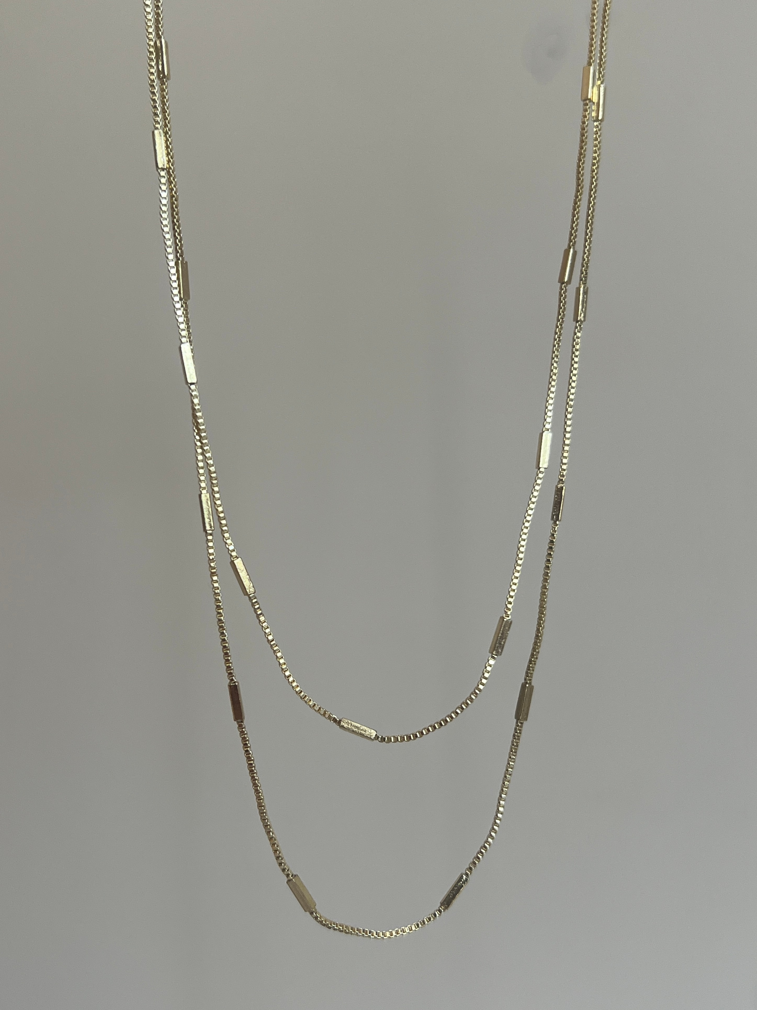 Gold Rengi Dikdörtgen Detaylı İki Sıra Kadın Kolye