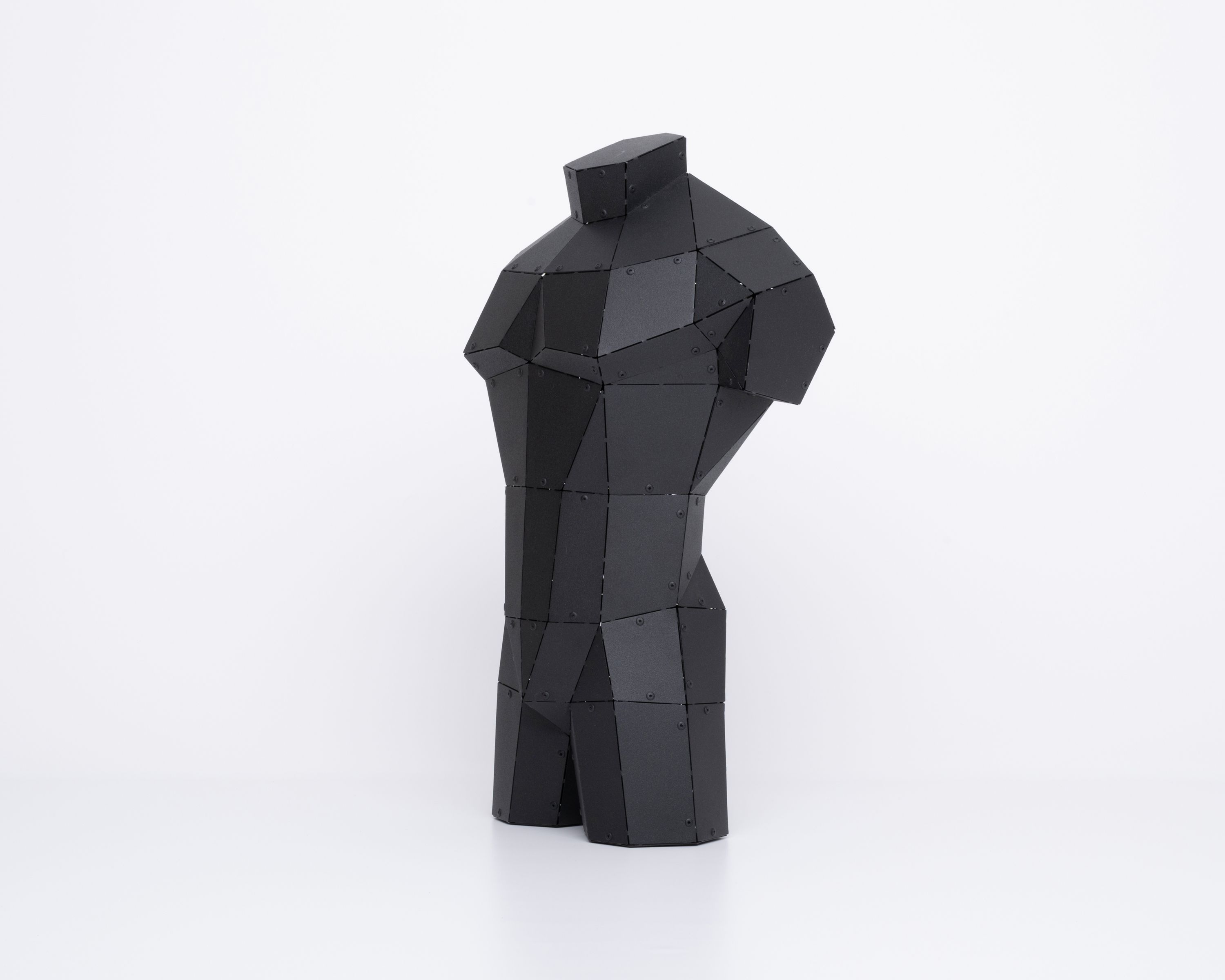3D Metal Erkek Gövdesi Heykeli
