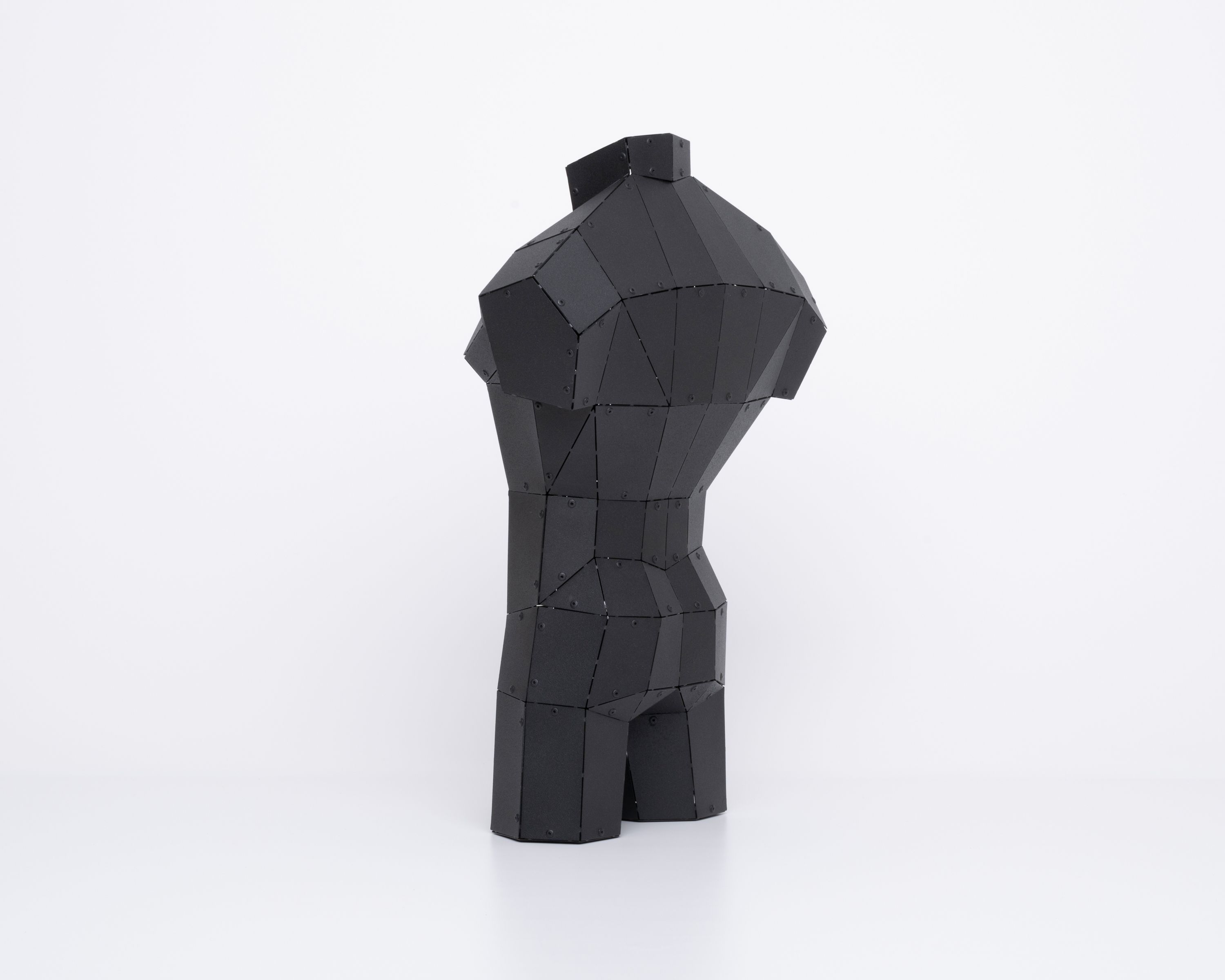 3D Metal Erkek Gövdesi Heykeli