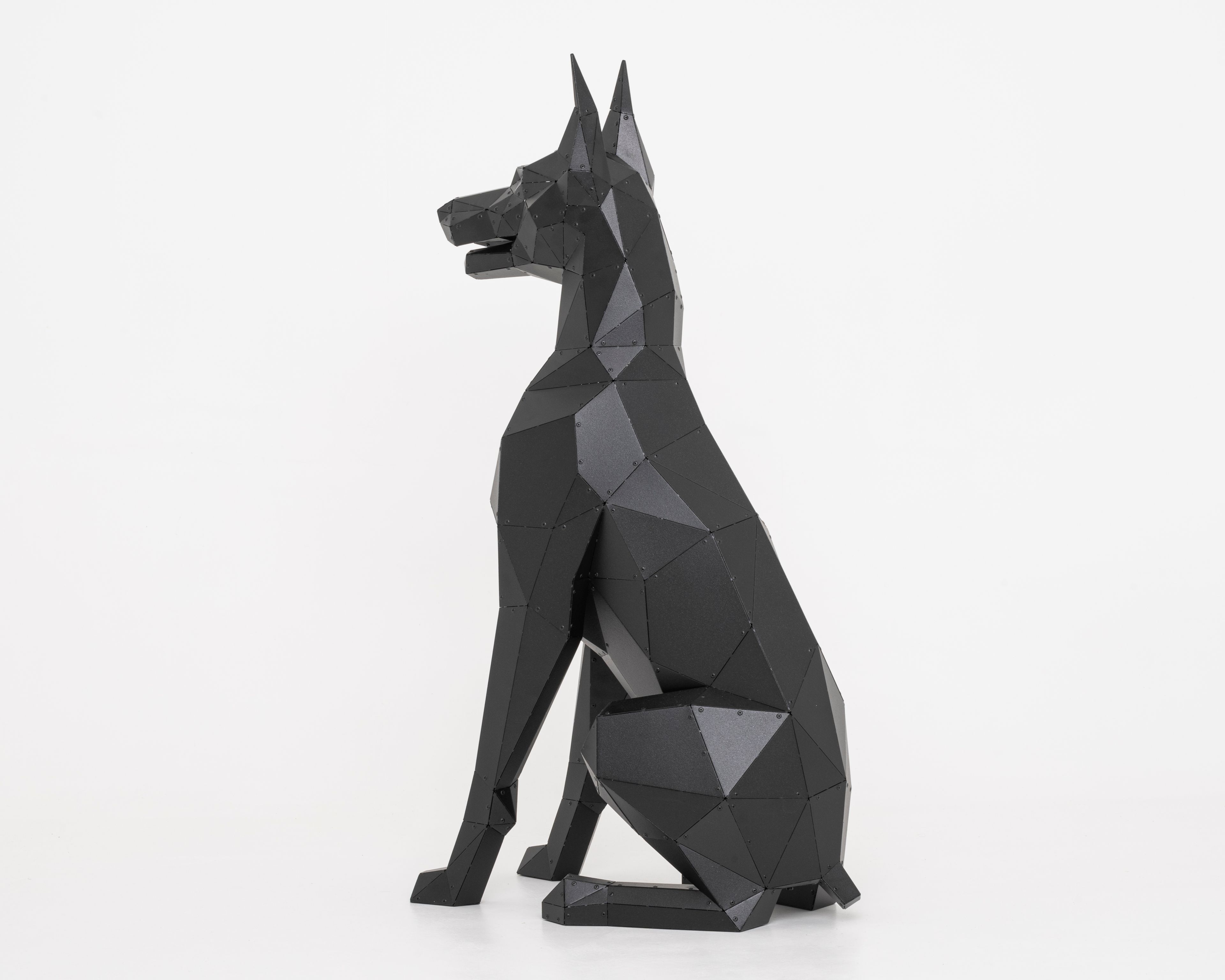 3D Metal Doberman Köpek Heykeli