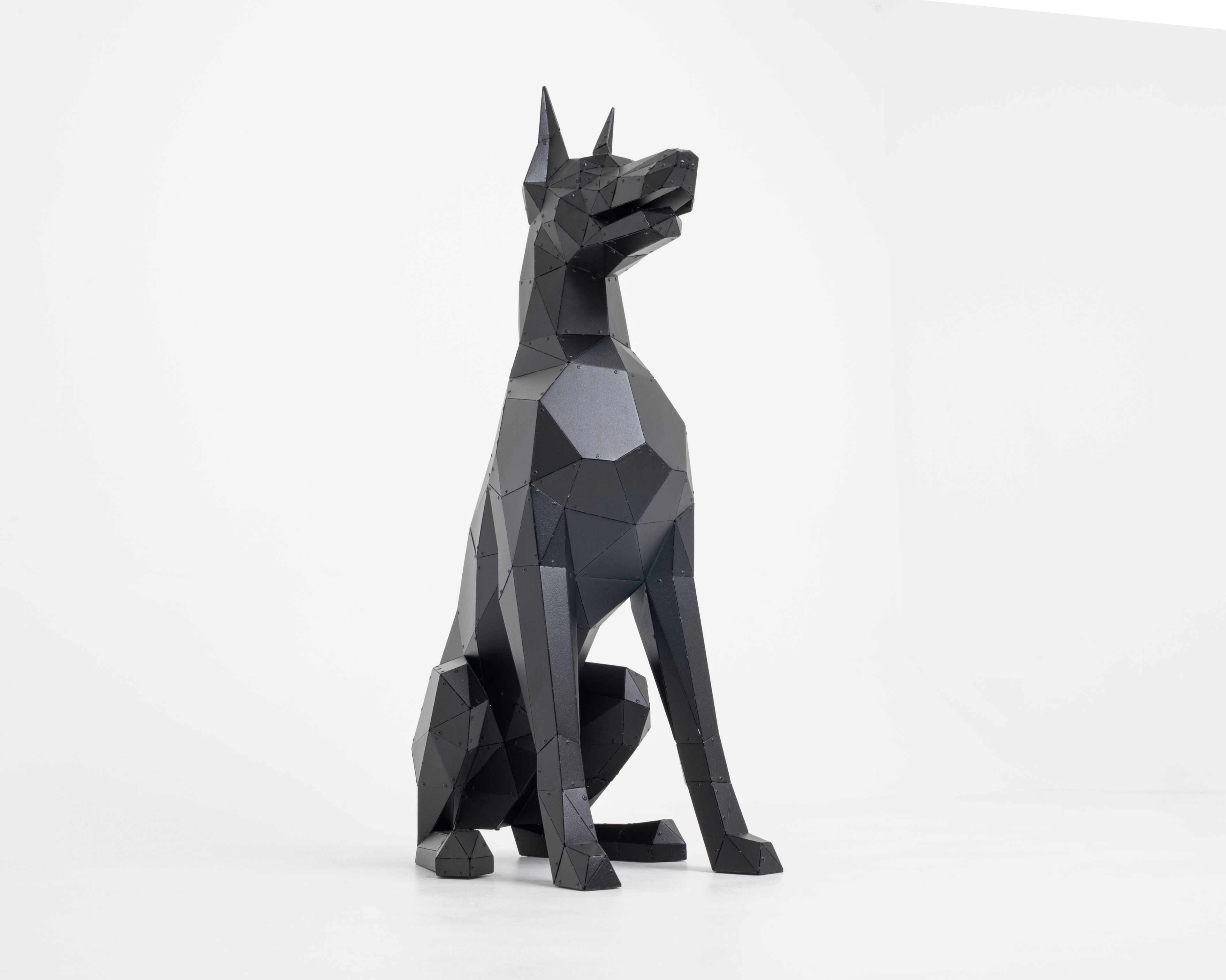 3D Metal Doberman Köpek Heykeli