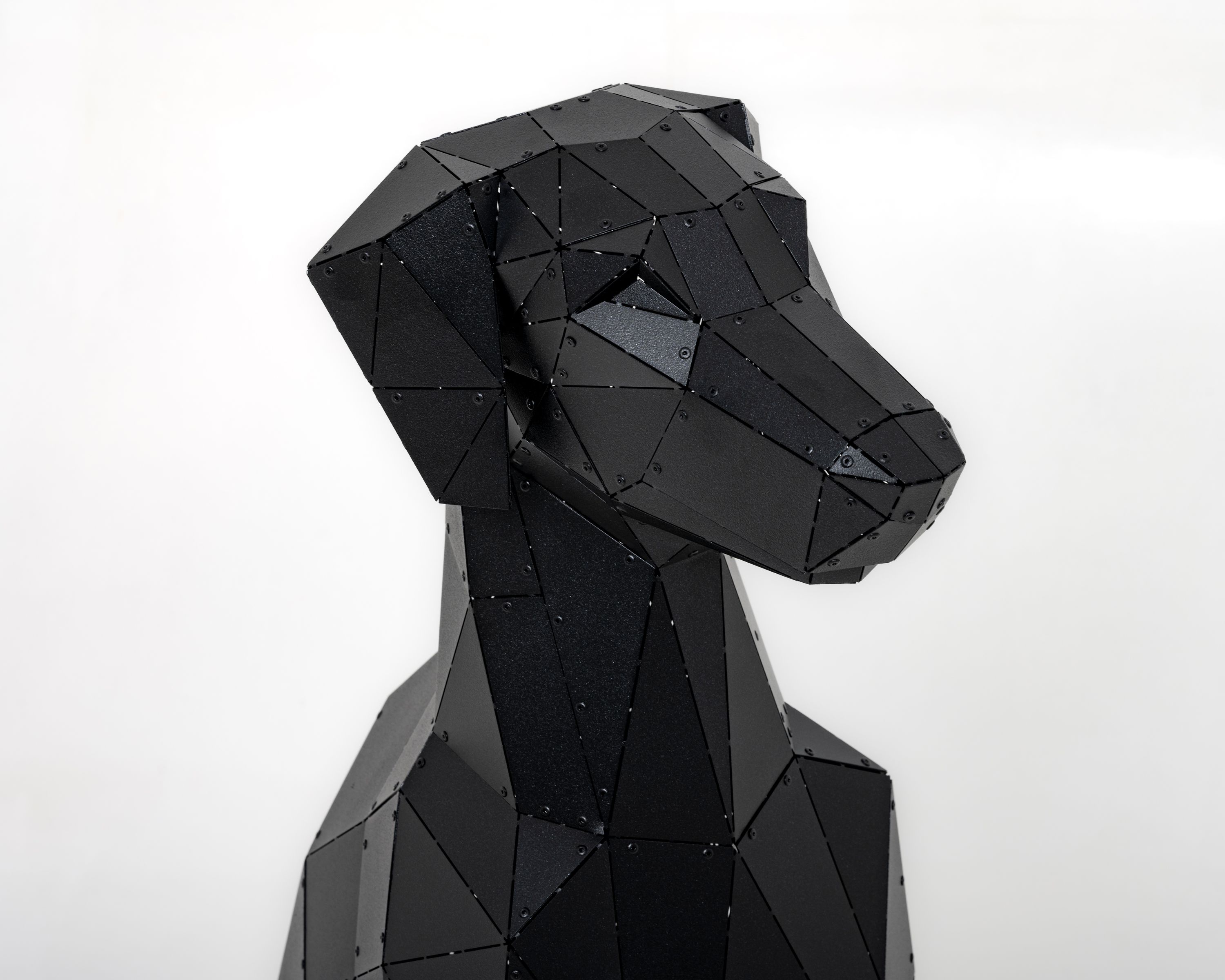 3D Metal Doberman Cinsi Köpek Heykeli