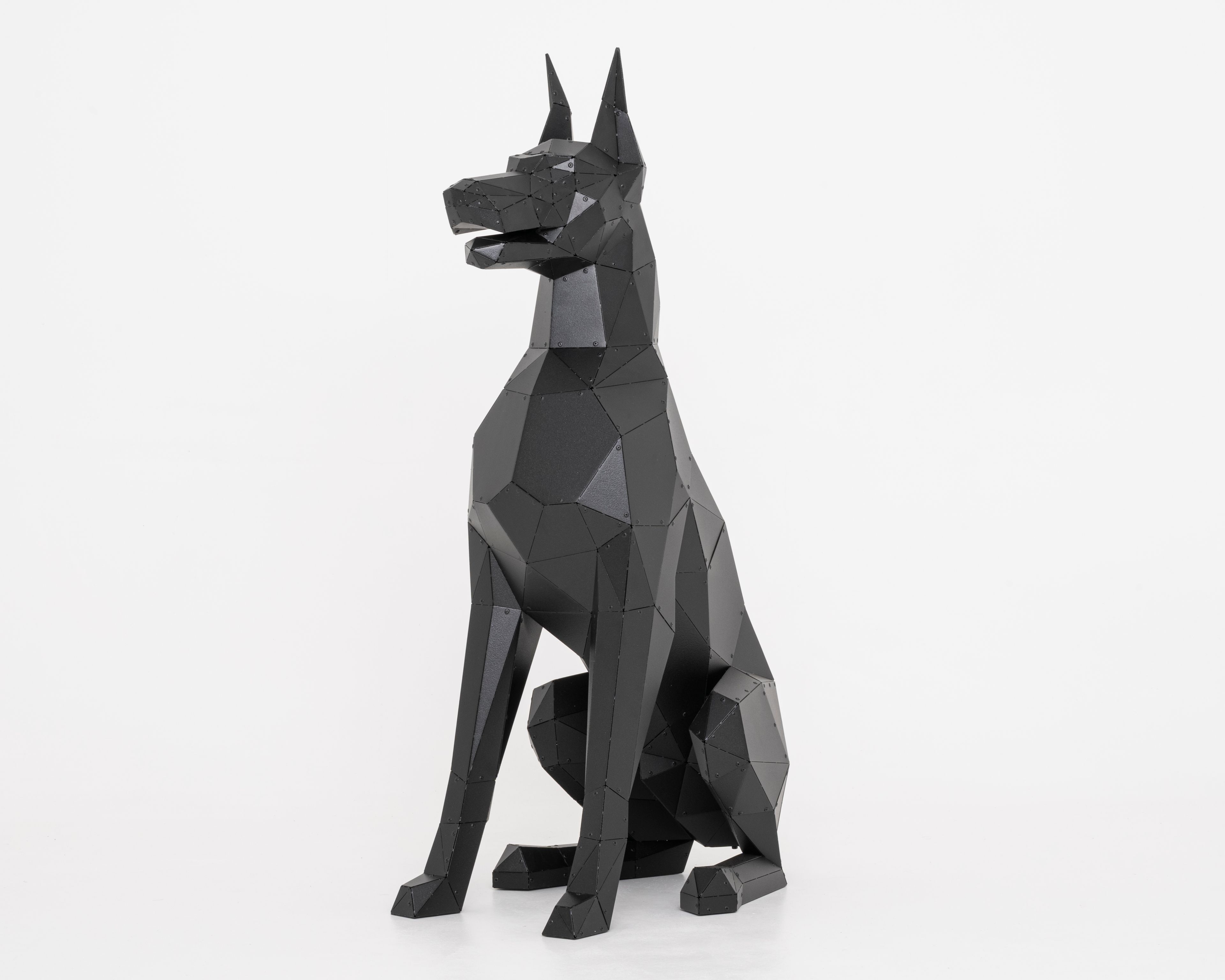 3D Metal Doberman Köpek Heykeli