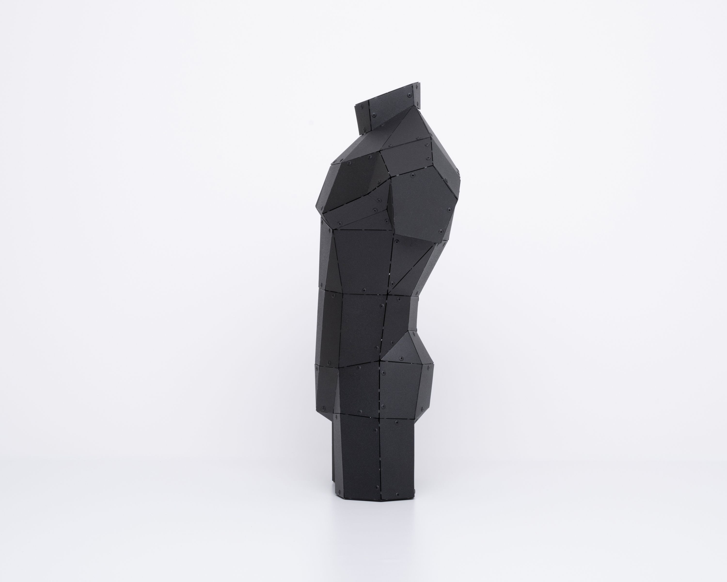 3D Metal Erkek Gövdesi Heykeli