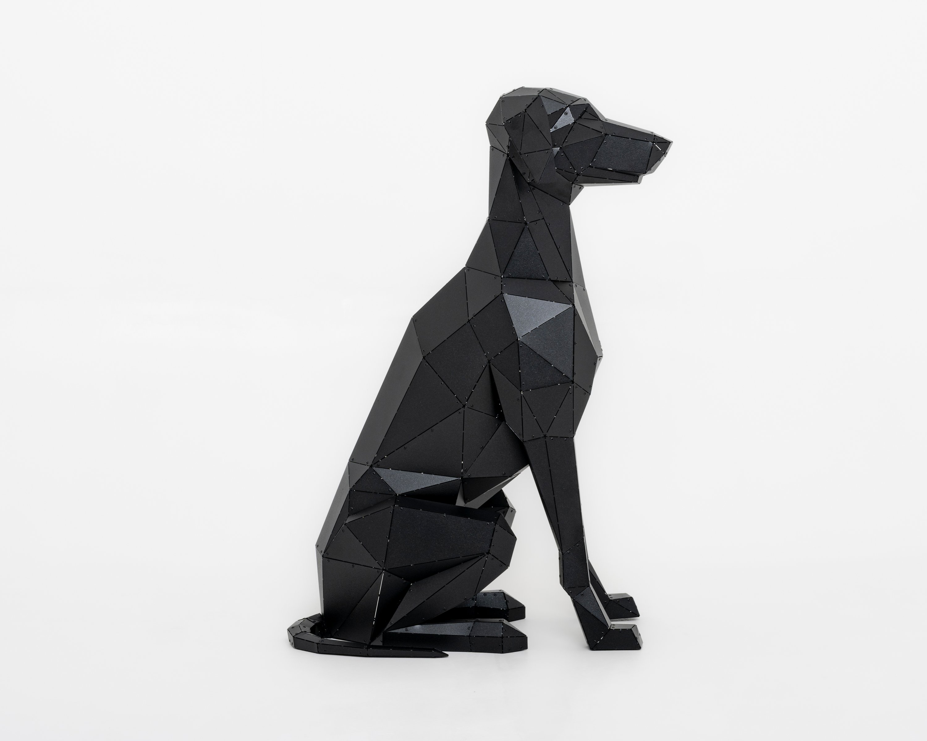 3D Metal Doberman Cinsi Köpek Heykeli