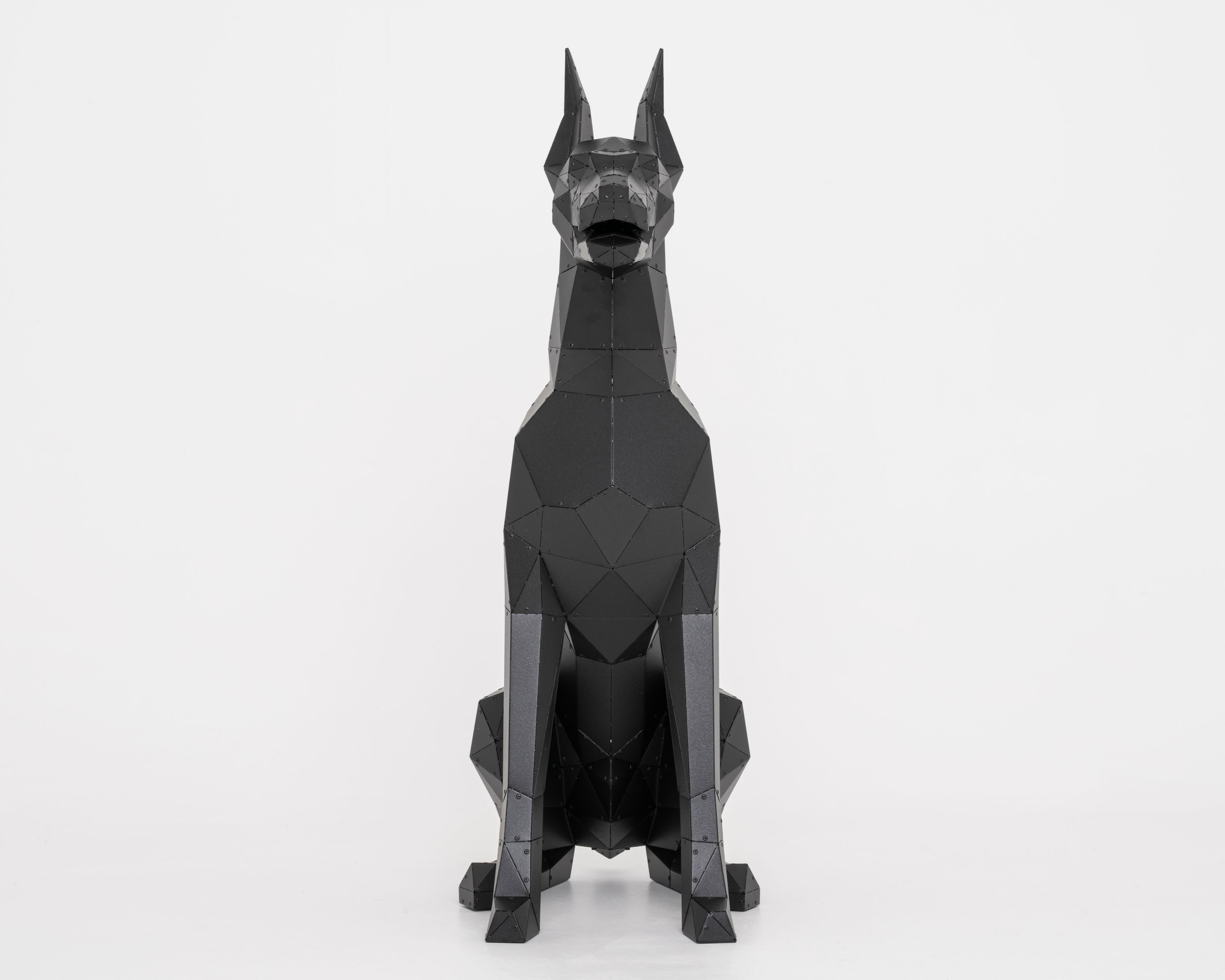 3D Metal Doberman Köpek Heykeli