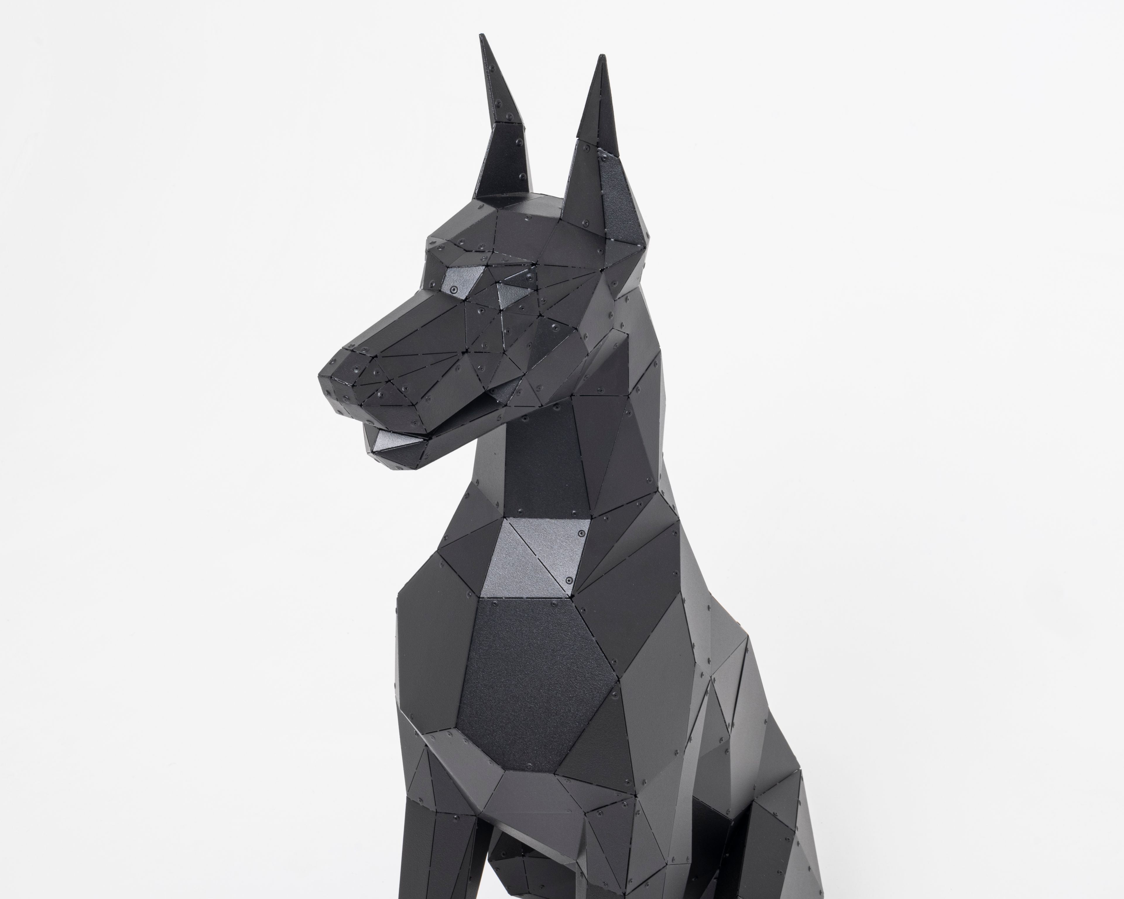 3D Metal Doberman Köpek Heykeli