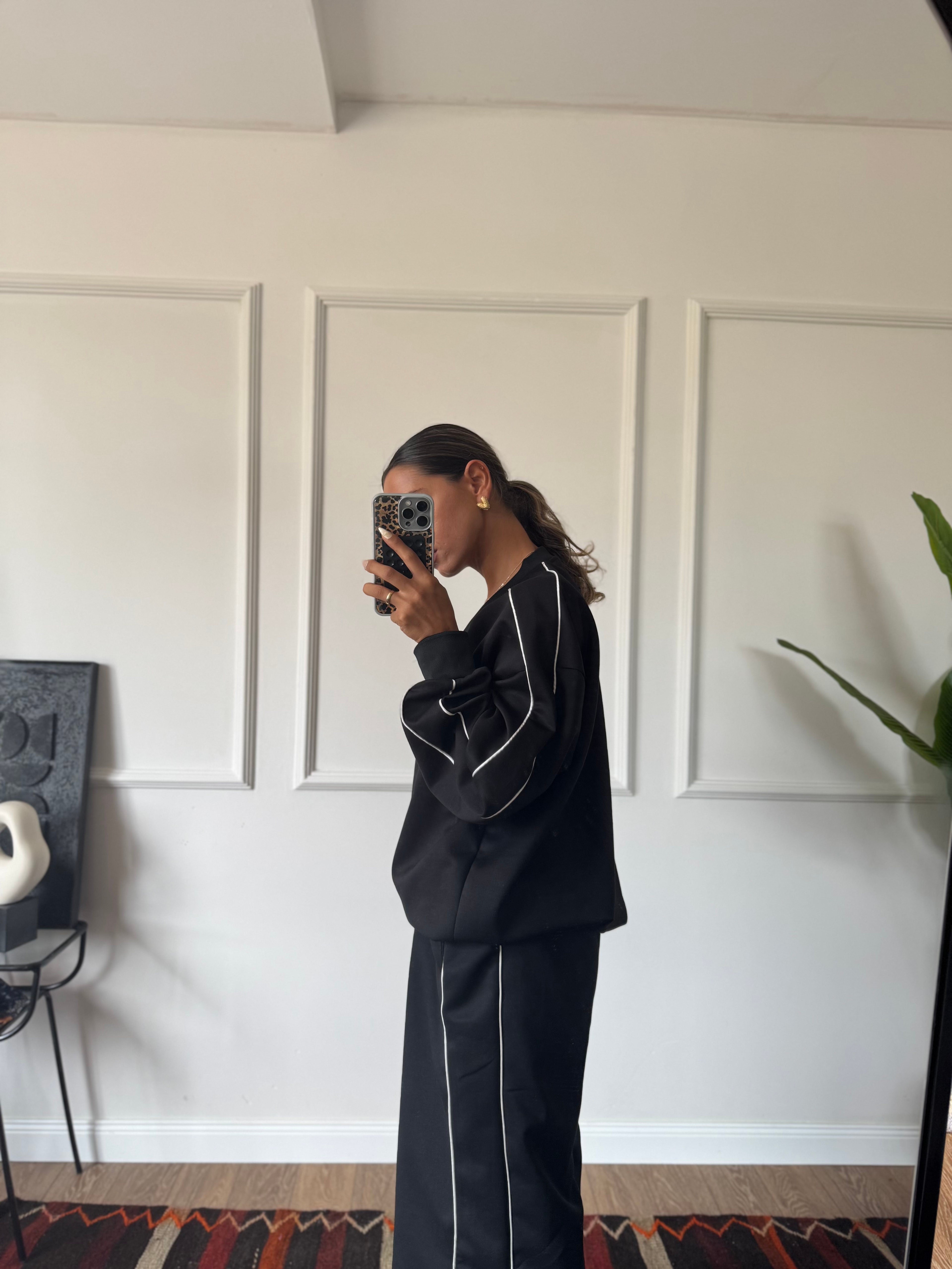 Çizgi Detaylı Model Eşofman Takım