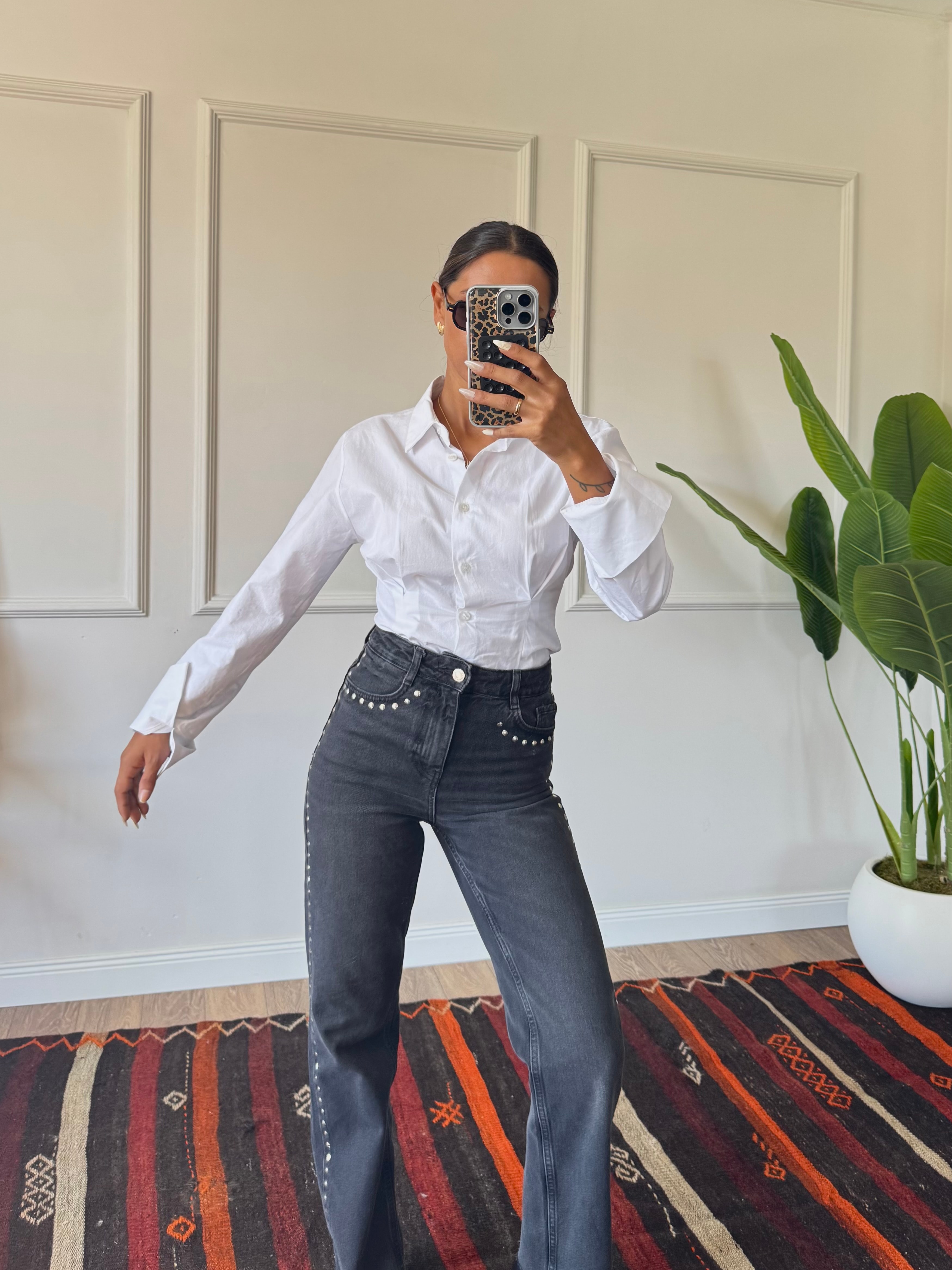 Latina Kenarları Zımba Detaylı Jean