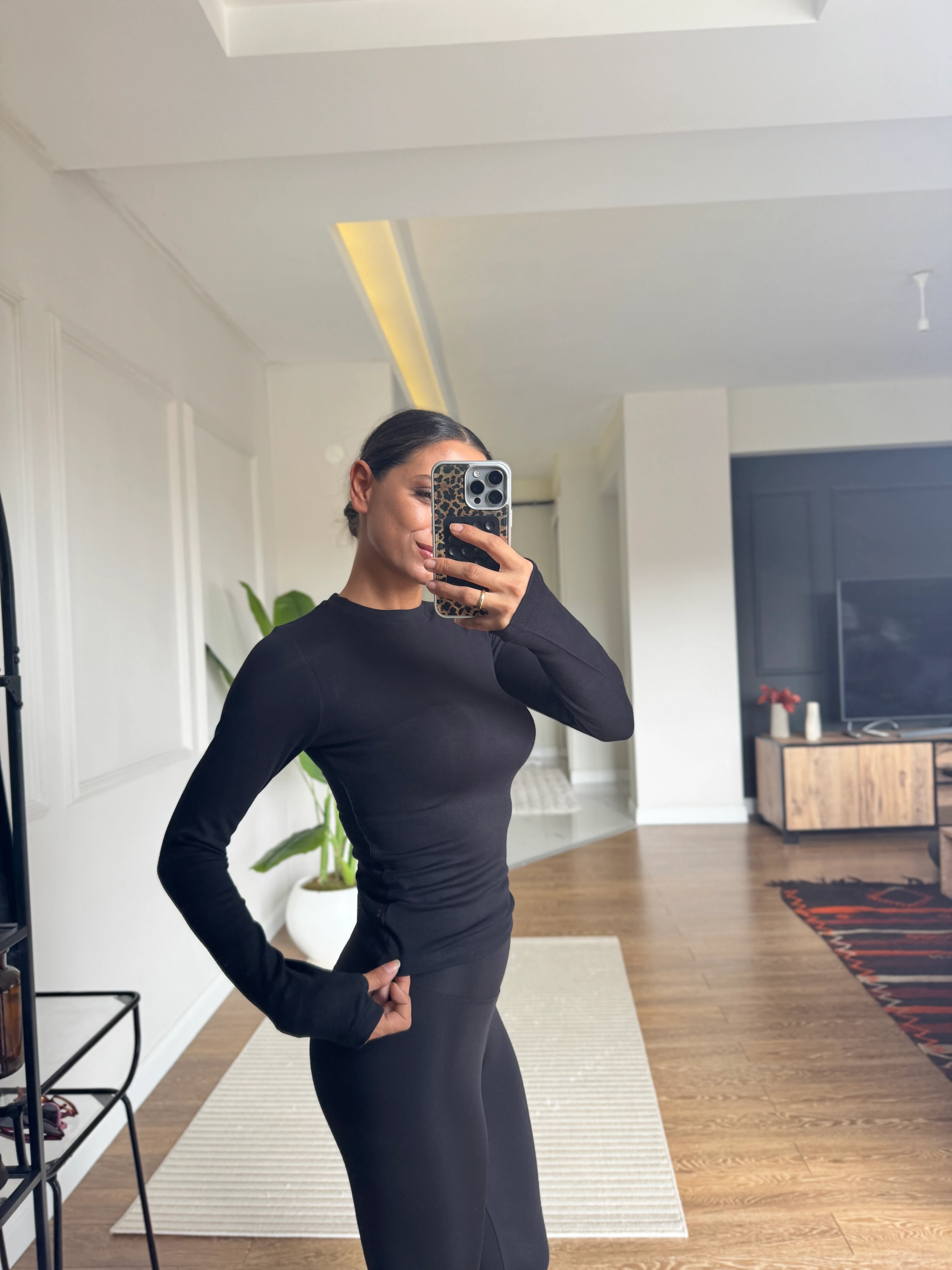 Oysh. Kumaş Bisiklet Yaka El Detaylı Bluz