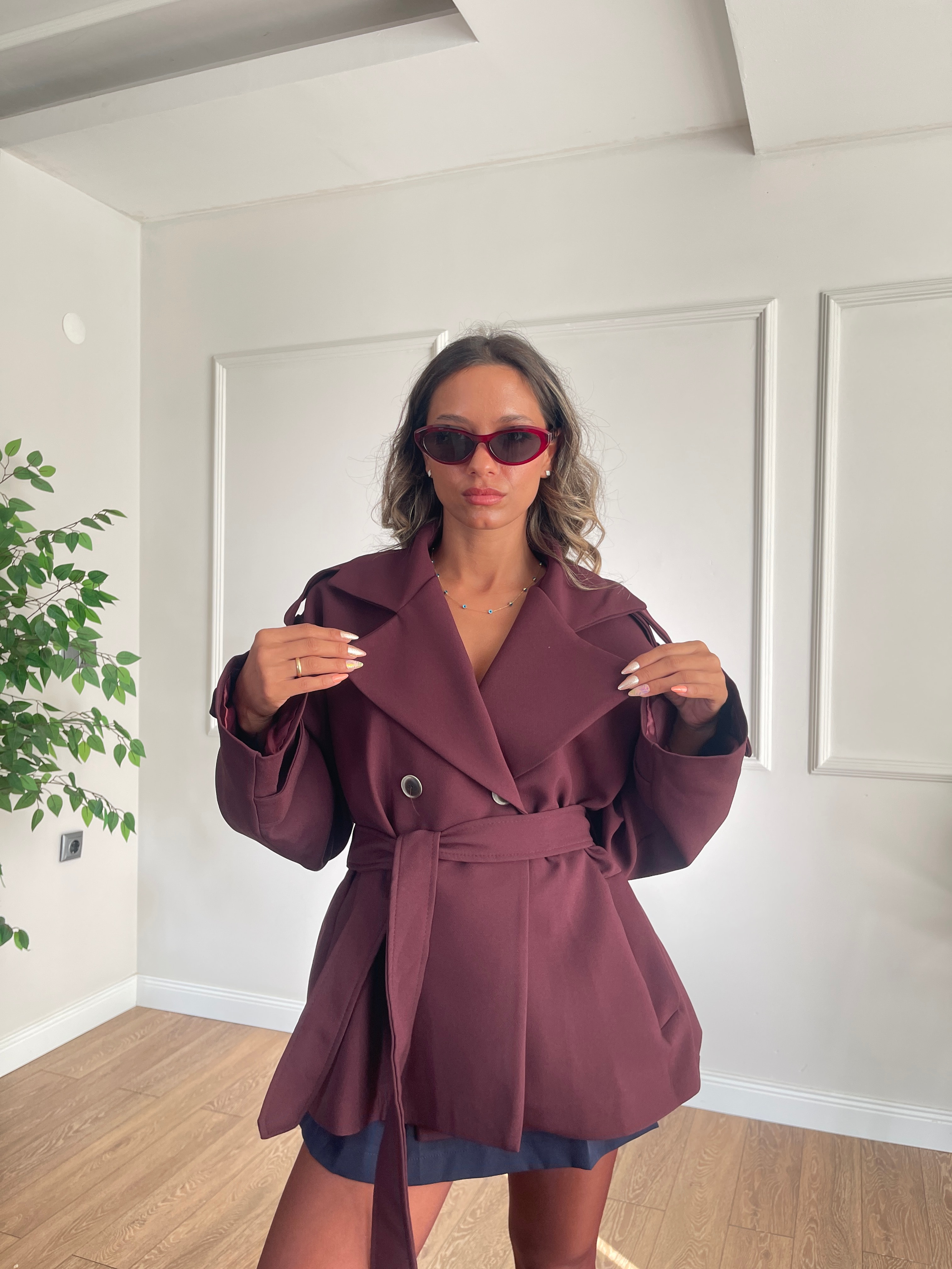 Kuşaklı Oversize Kısa Trenç - Mürdüm