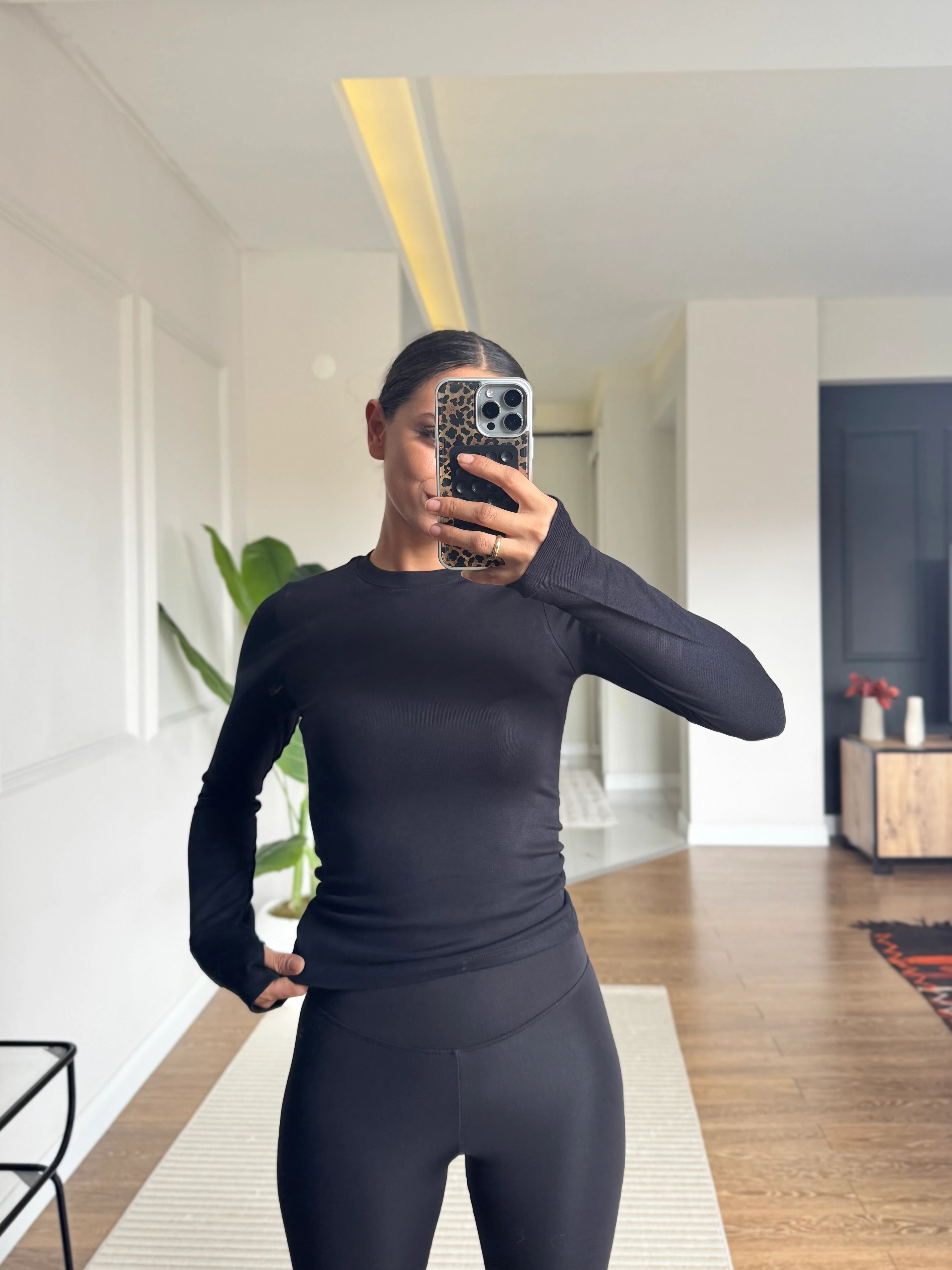 Oysh. Kumaş Bisiklet Yaka El Detaylı Bluz