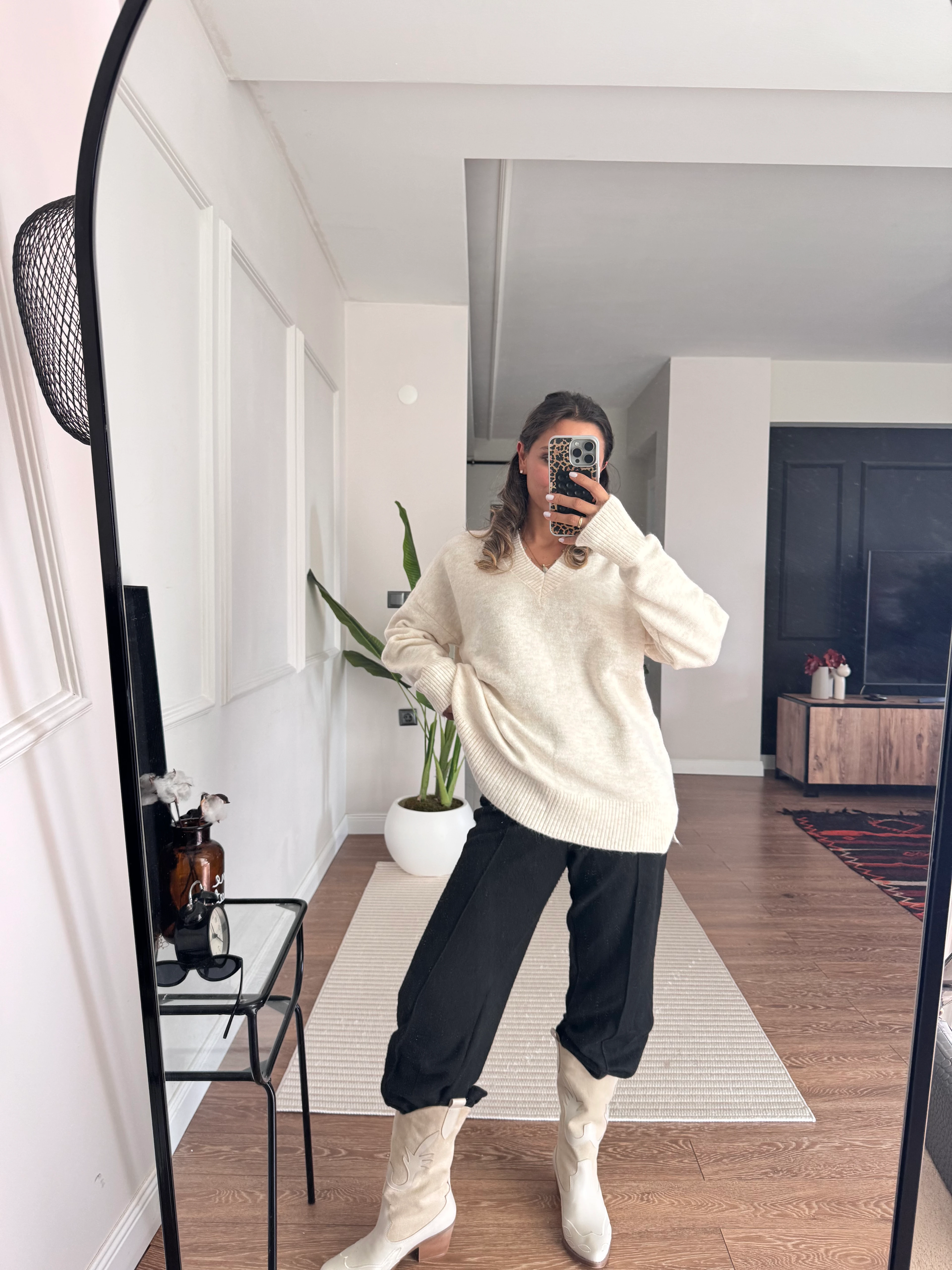 V Yakalı Oversize Kazak