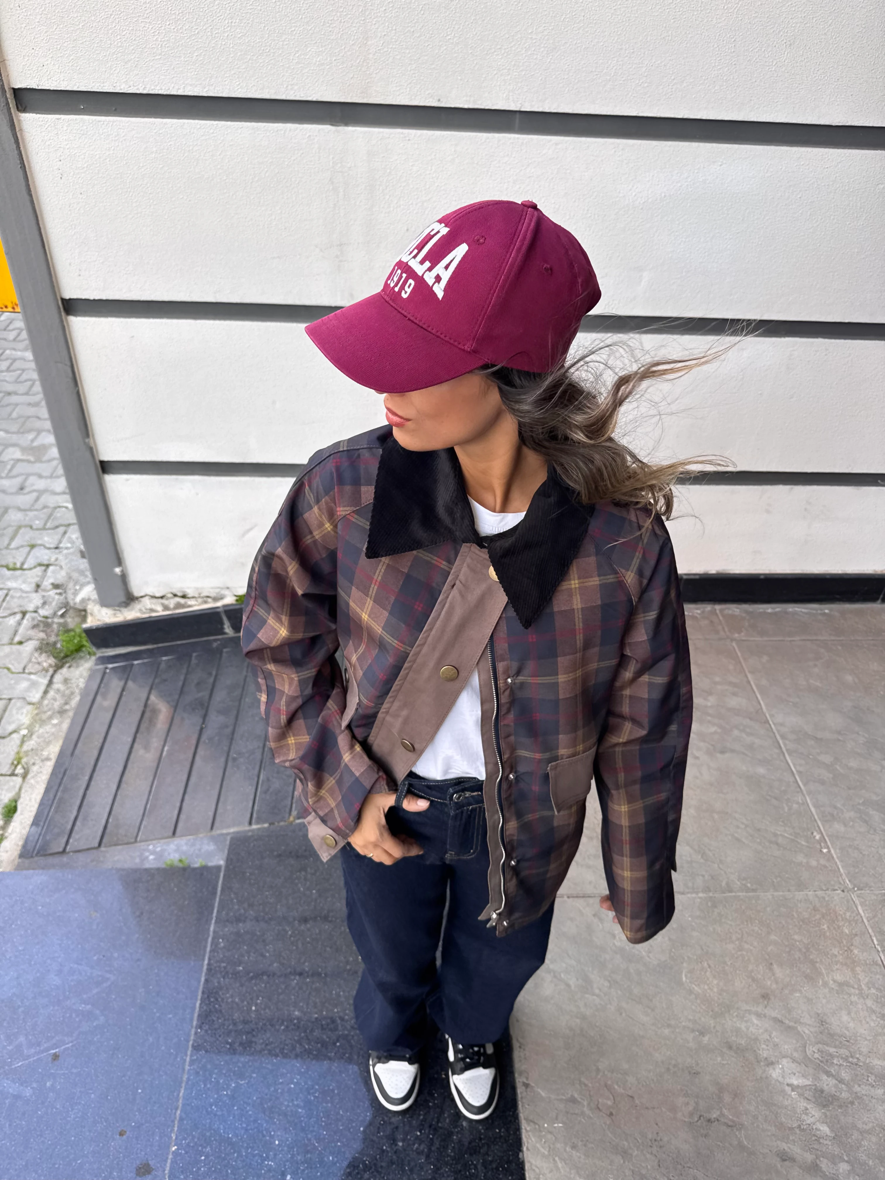 Kadife Yaka Ekose Ceket