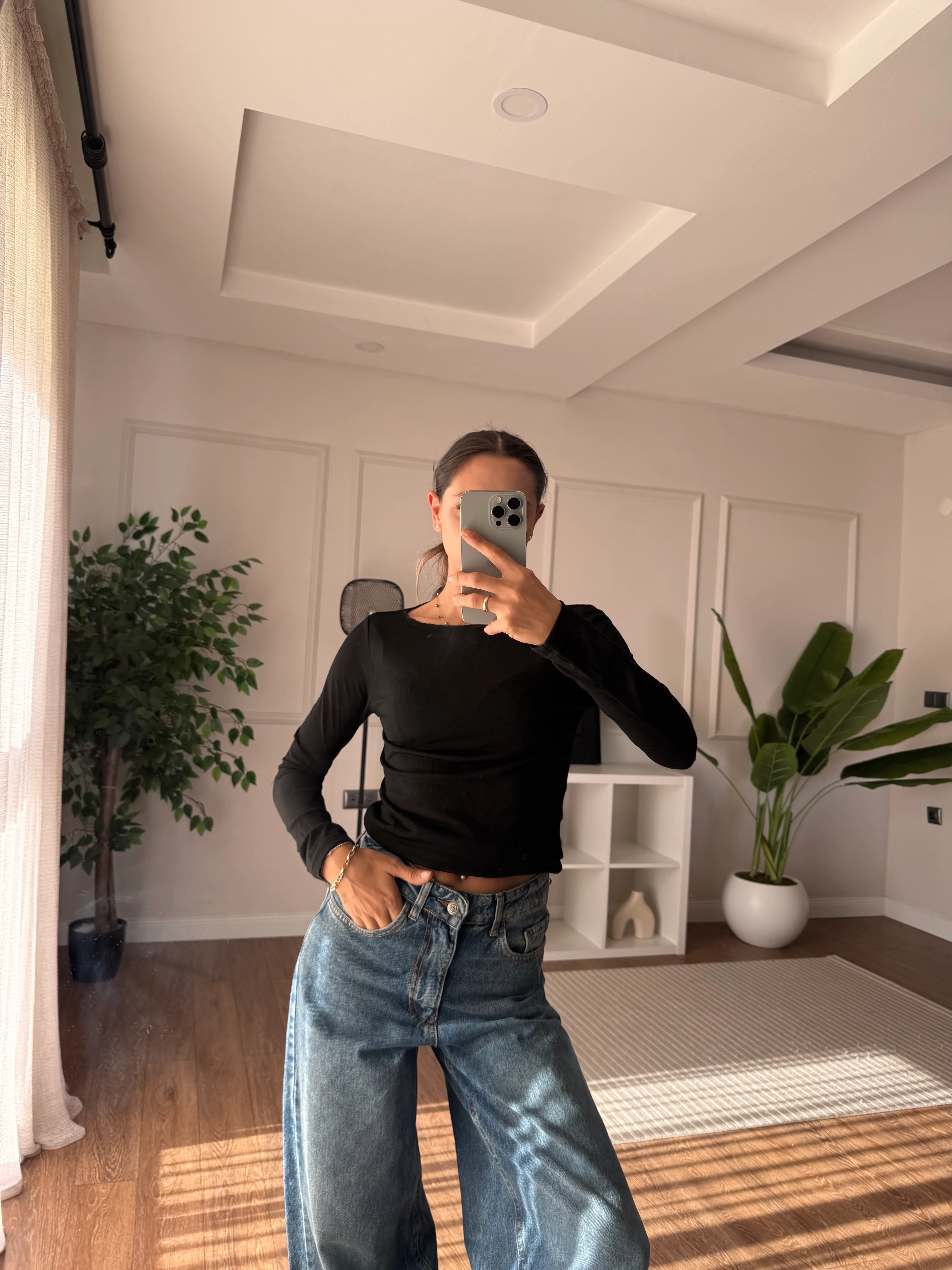 Transparan Body - Siyah