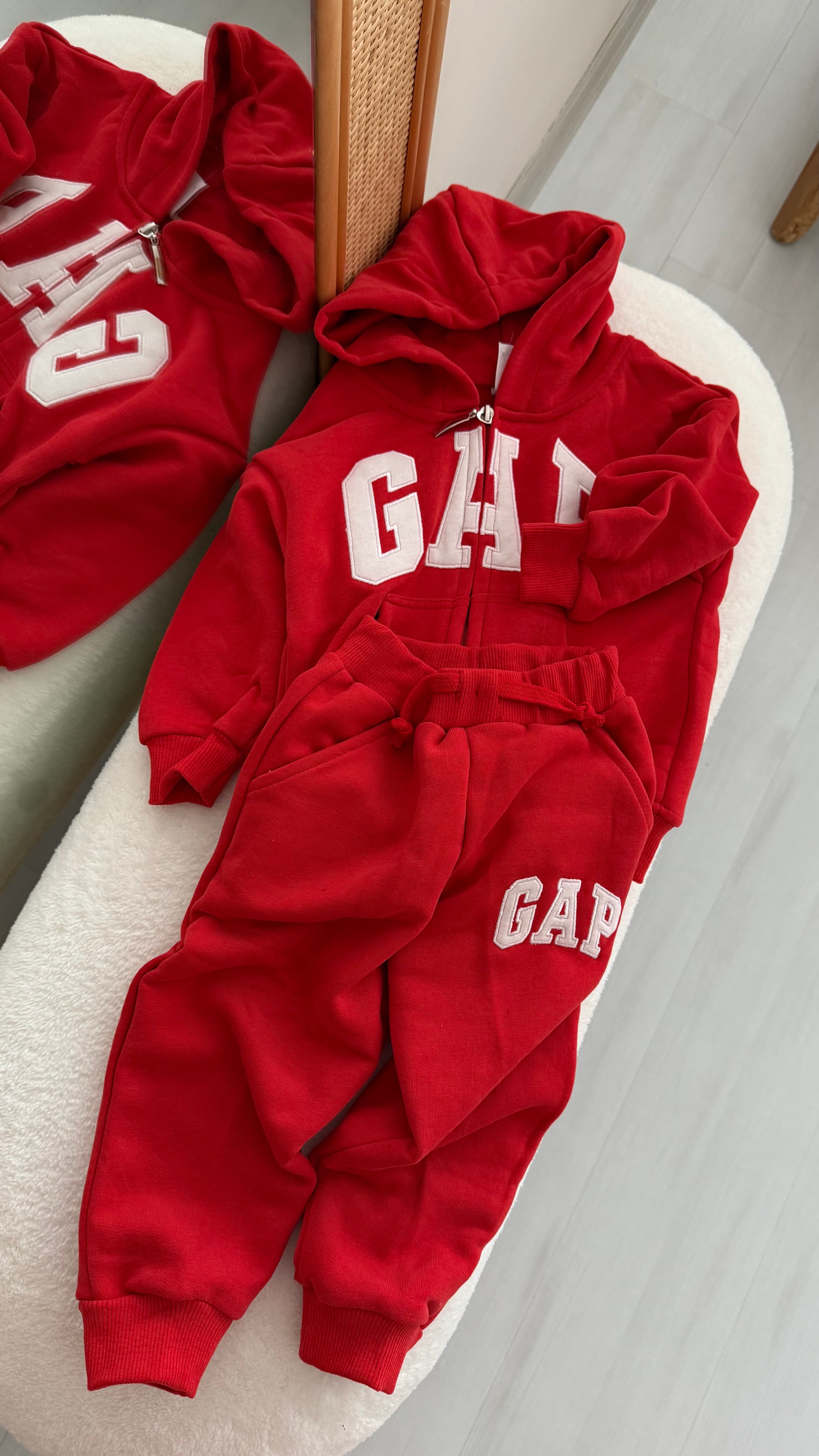 PREMİUM KUMAŞ KIRMIZI GAP TAKIM (1-6 YAŞ)