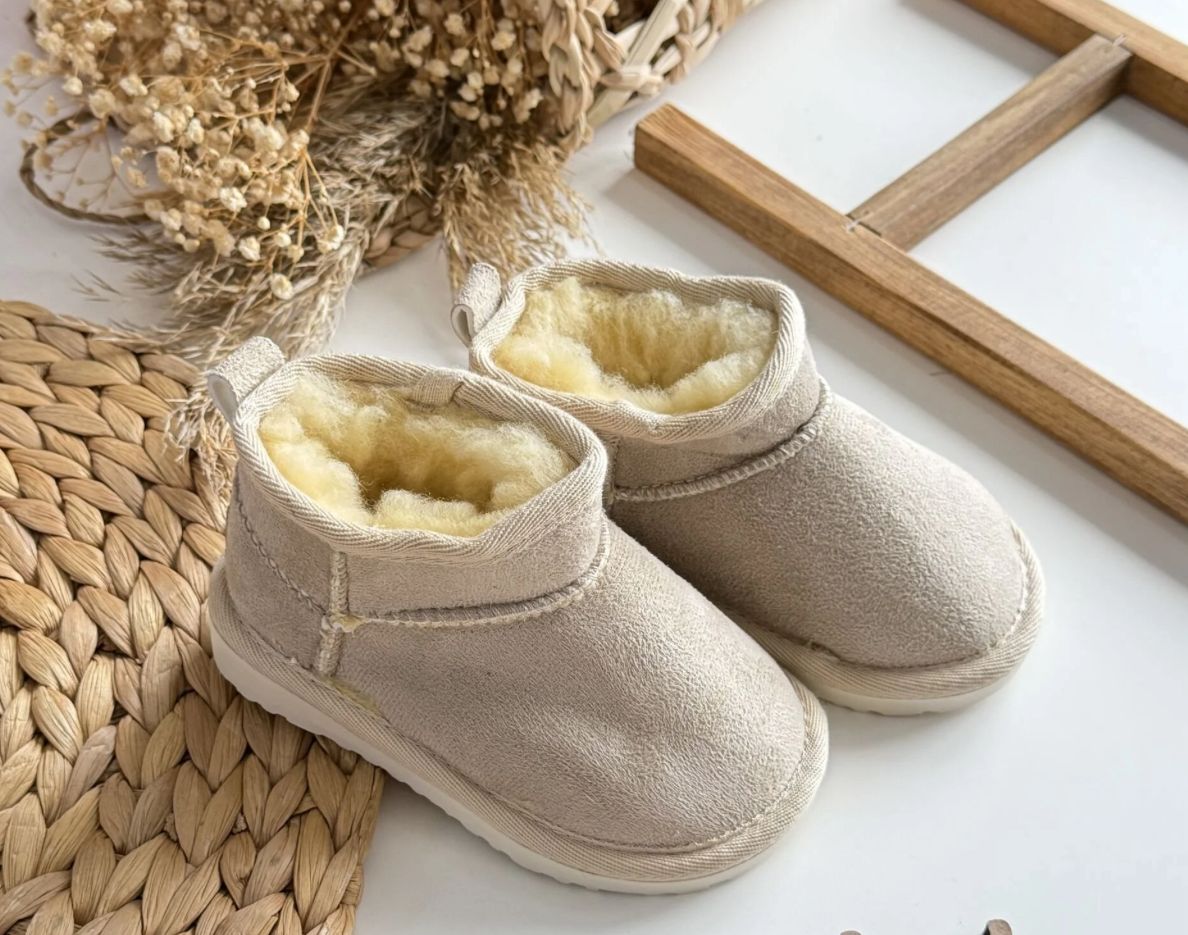UGG BEJ BOT