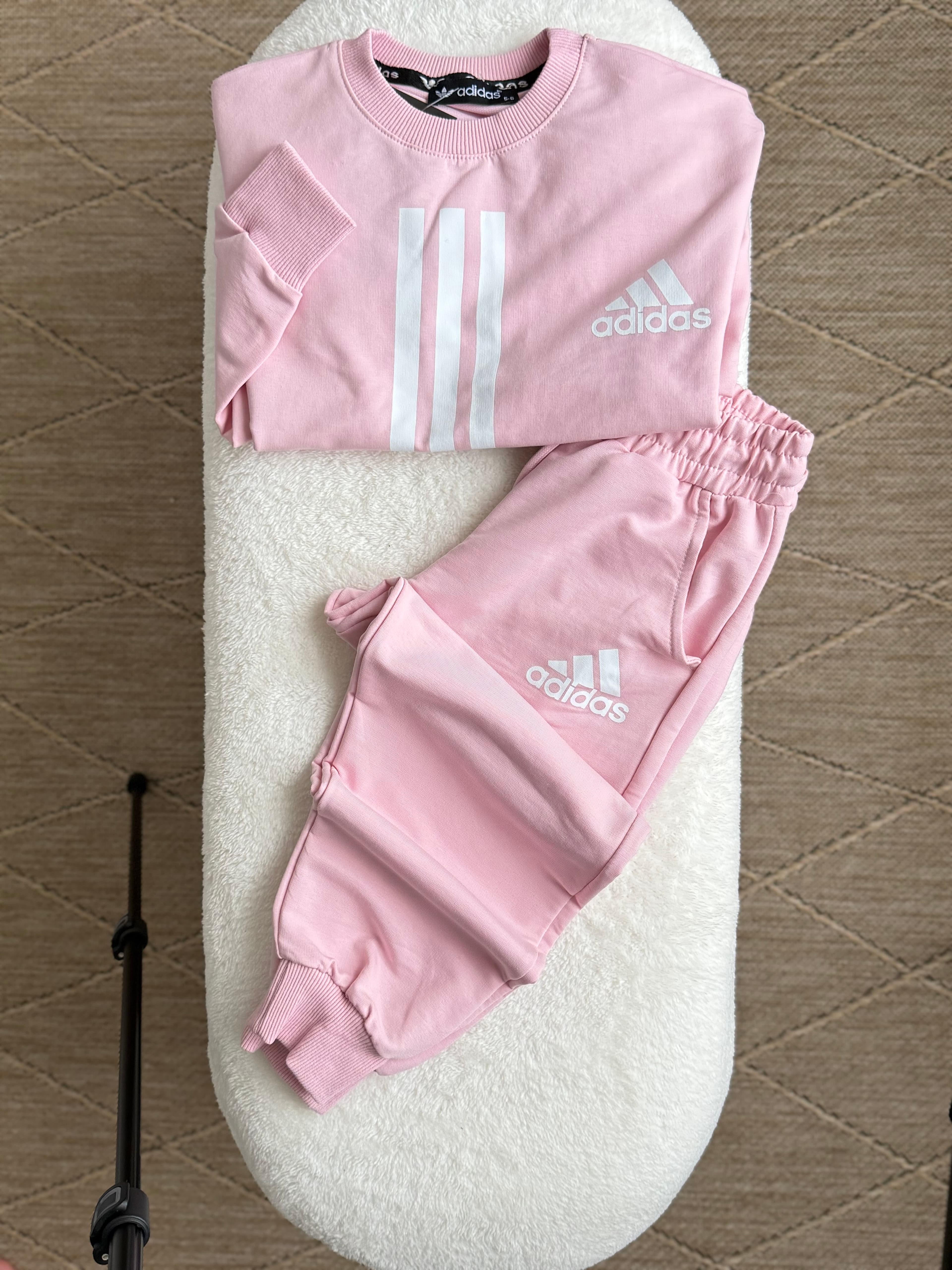 PEMBE ADİDAS TAKIM