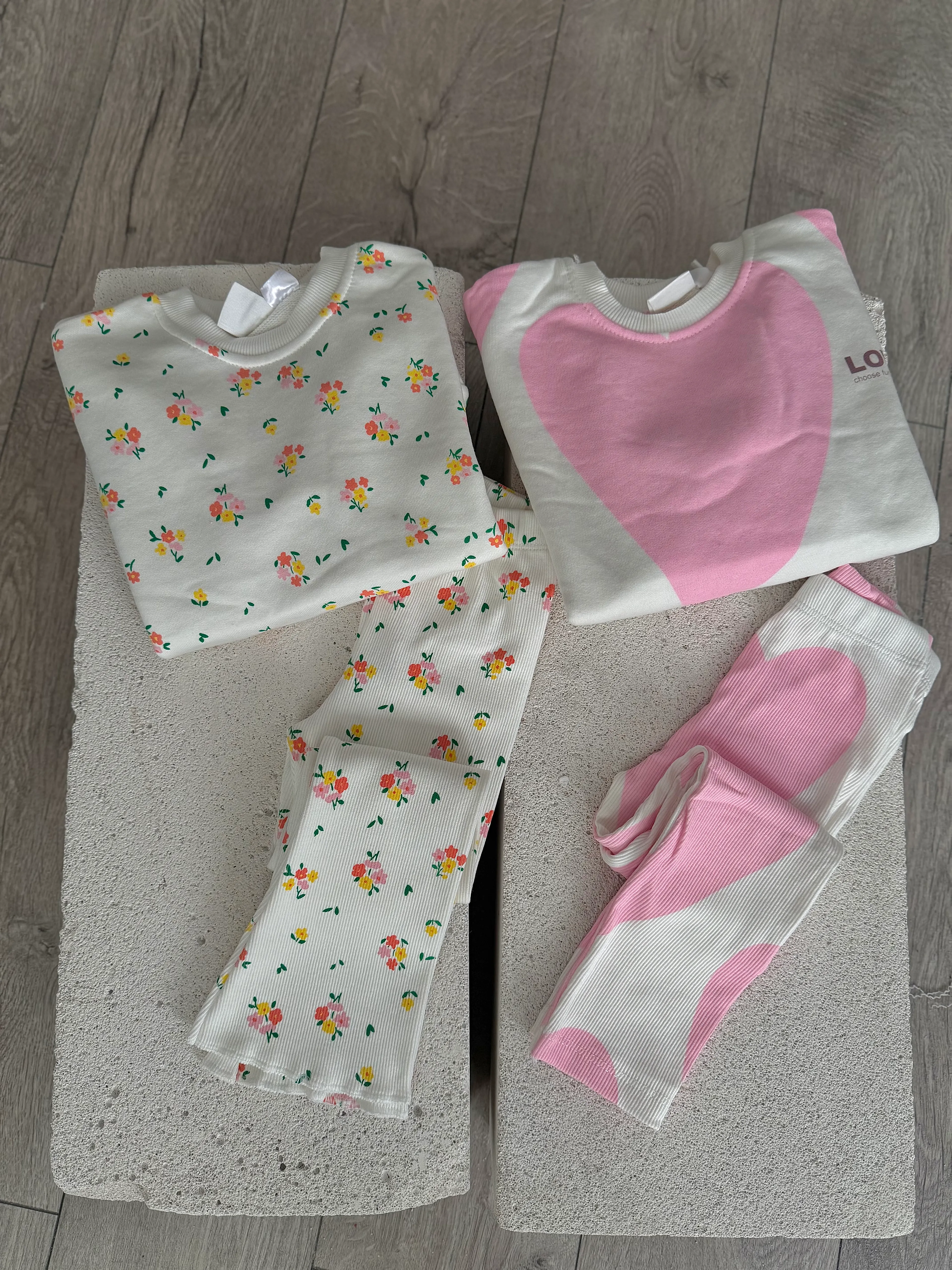 PEMBE KALPLİ TAYTLI TAKIM