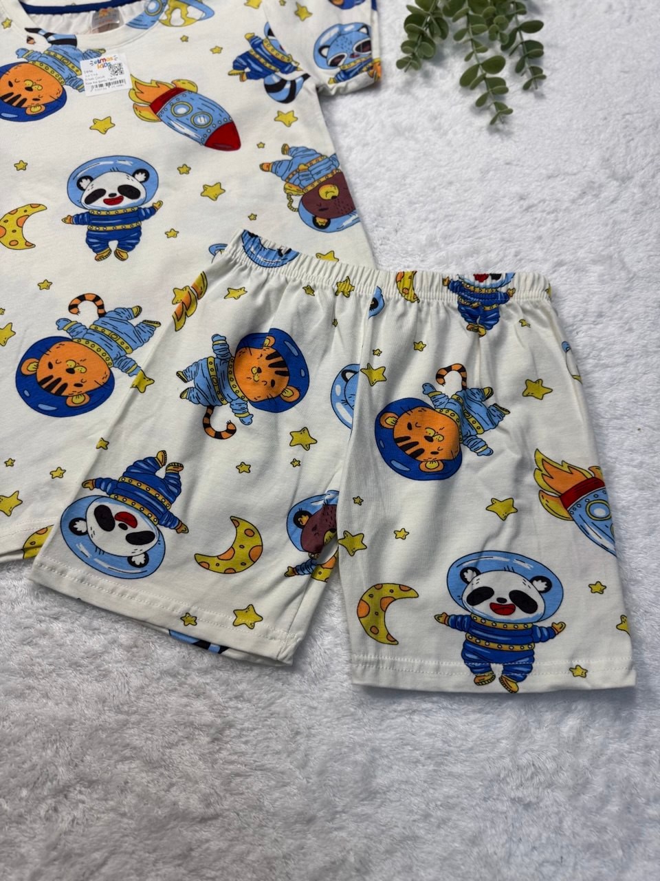 Erkek Çocuk Gezegen Temalı %100 Pamuk Şortlu Pijama Takımı