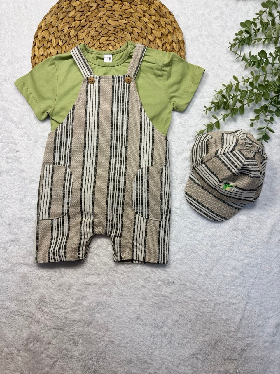 Erkek Bebek Şapkalı T-shirtlü 3lü Tulum Takım