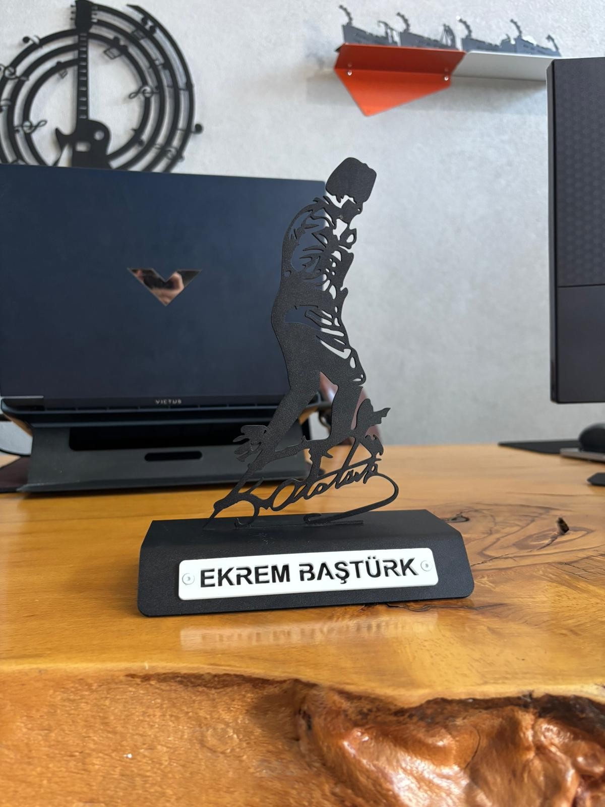 İmzanın Gölgesi Masa Üstü İsimlik