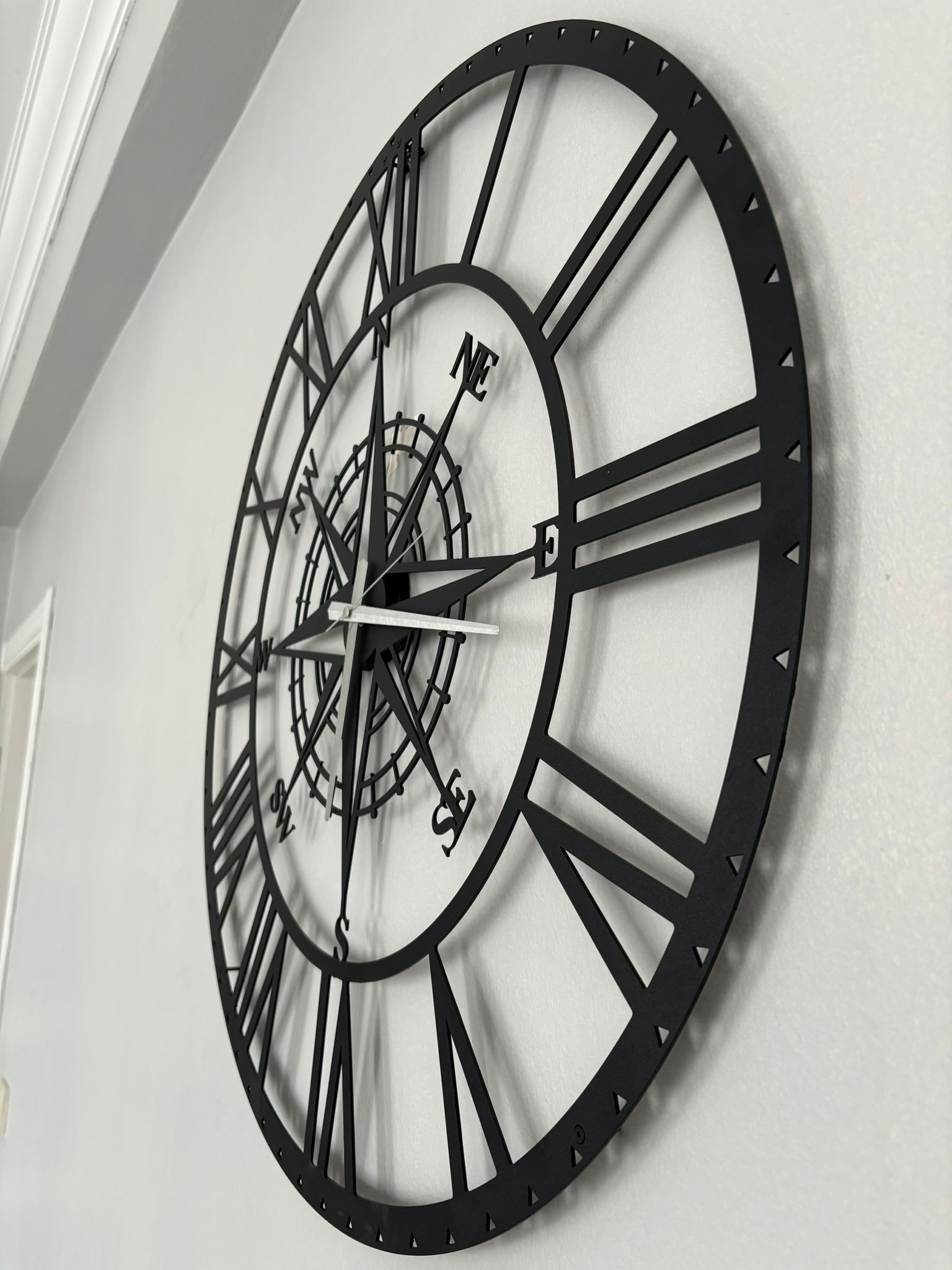 Decorative Compass Metal Wall Clock