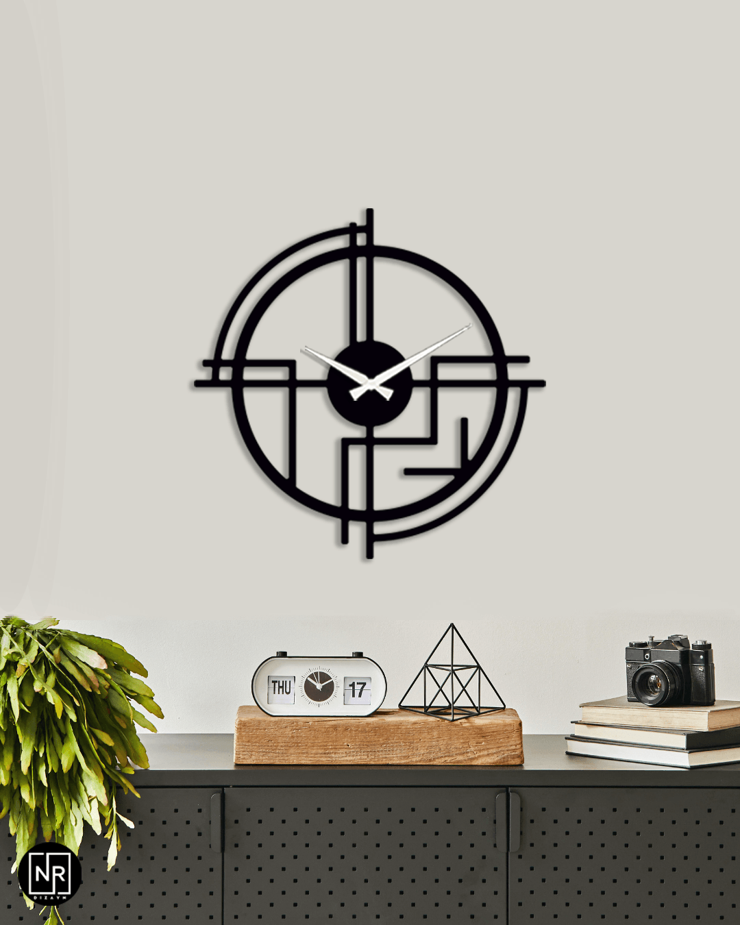Dekoratif Metal Duvar Saati