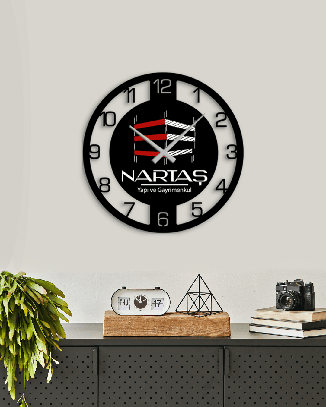 Personalized Design Metal Wall Clock