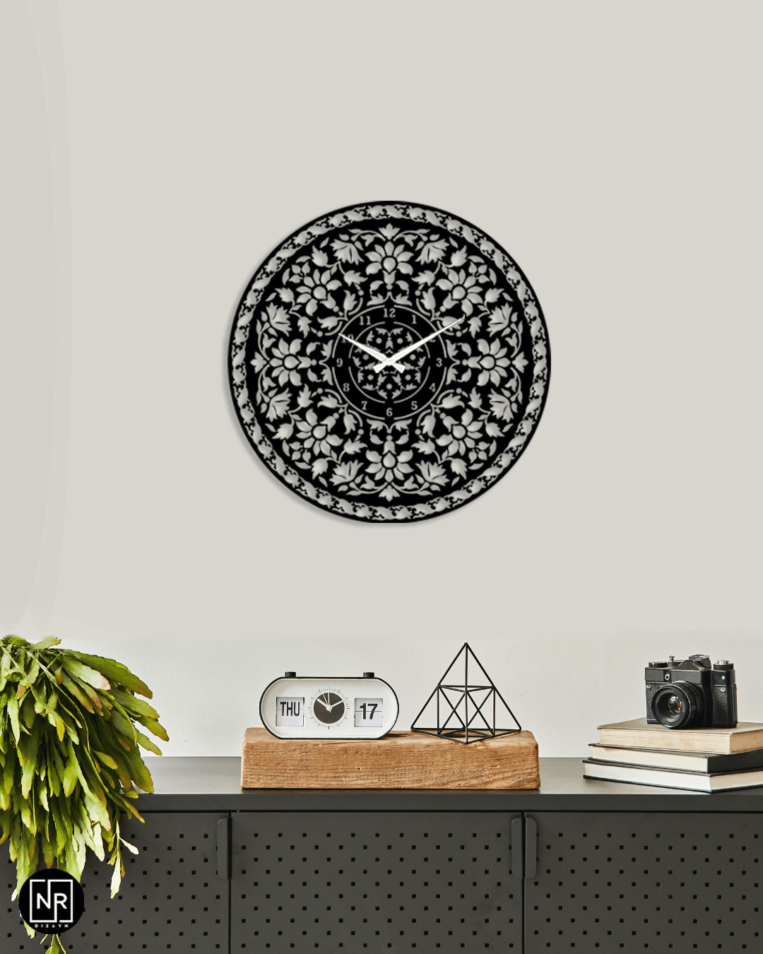 Metal Wall Clock with Islamic Motif