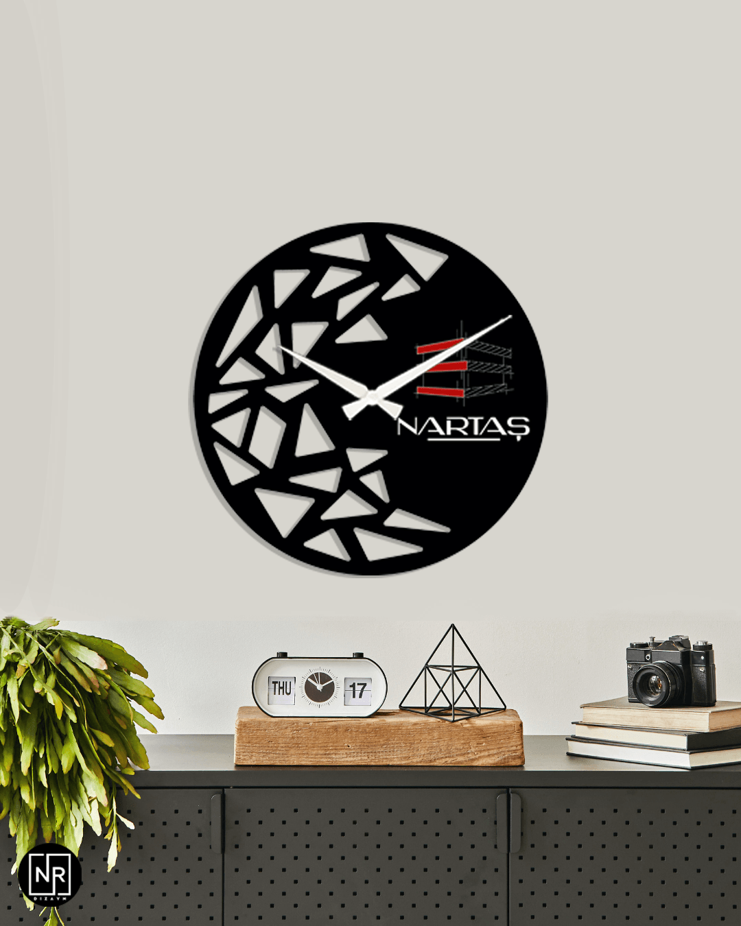 Personalized Design Metal Wall Clock