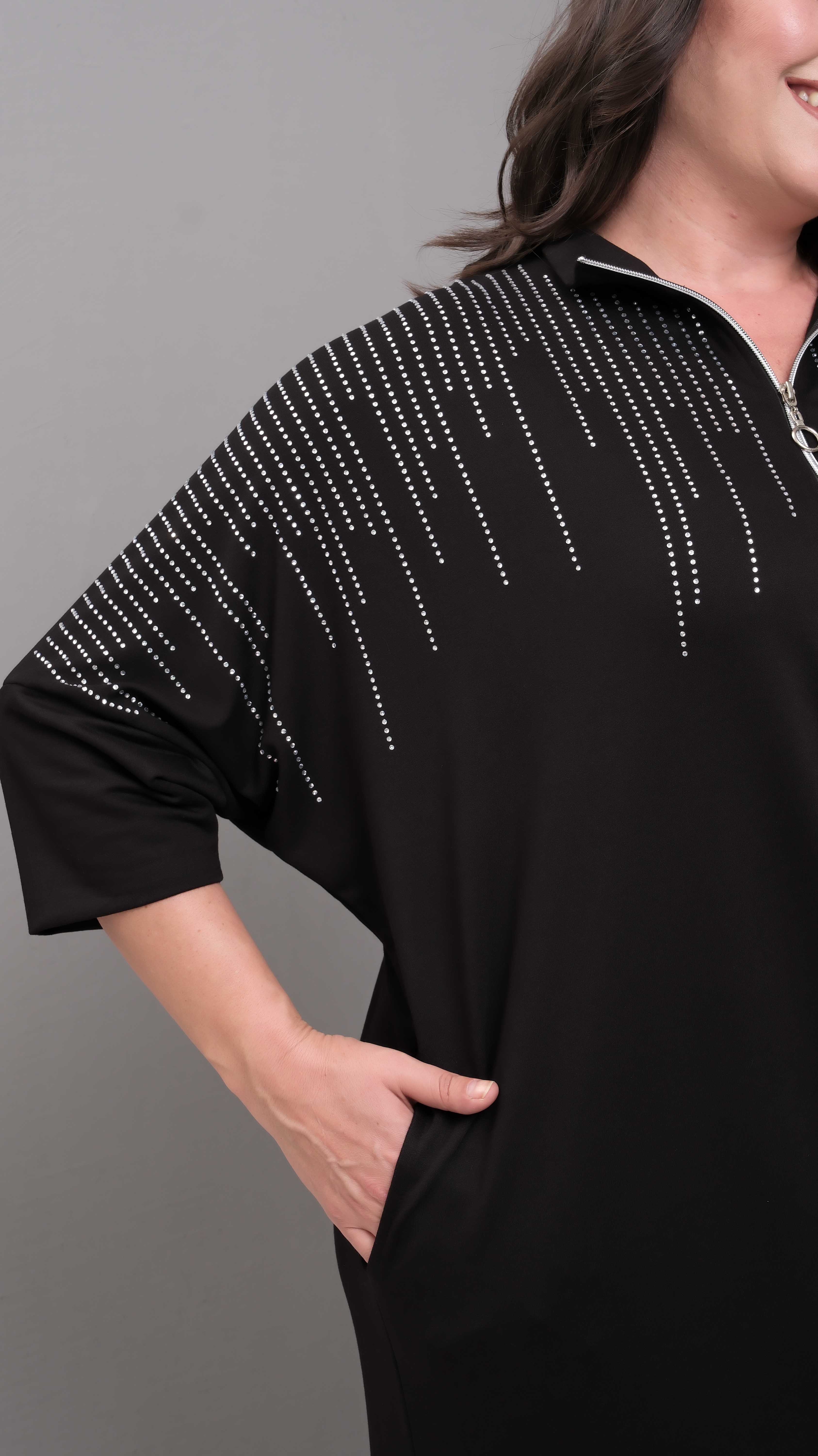 Kayan Taş Desenli Yarım Kol Elbise