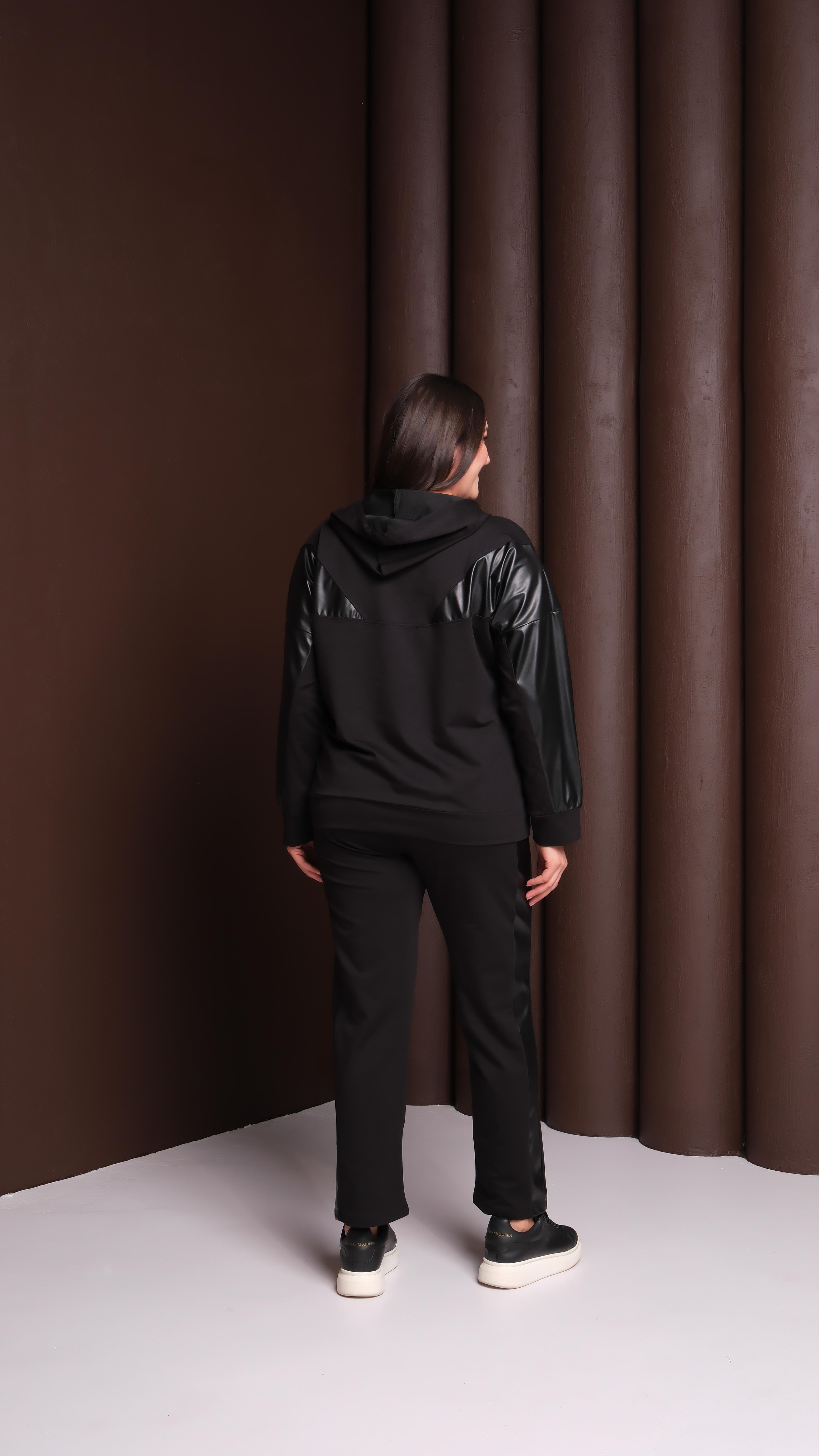 Deri Kollu Taş Detaylı Takım