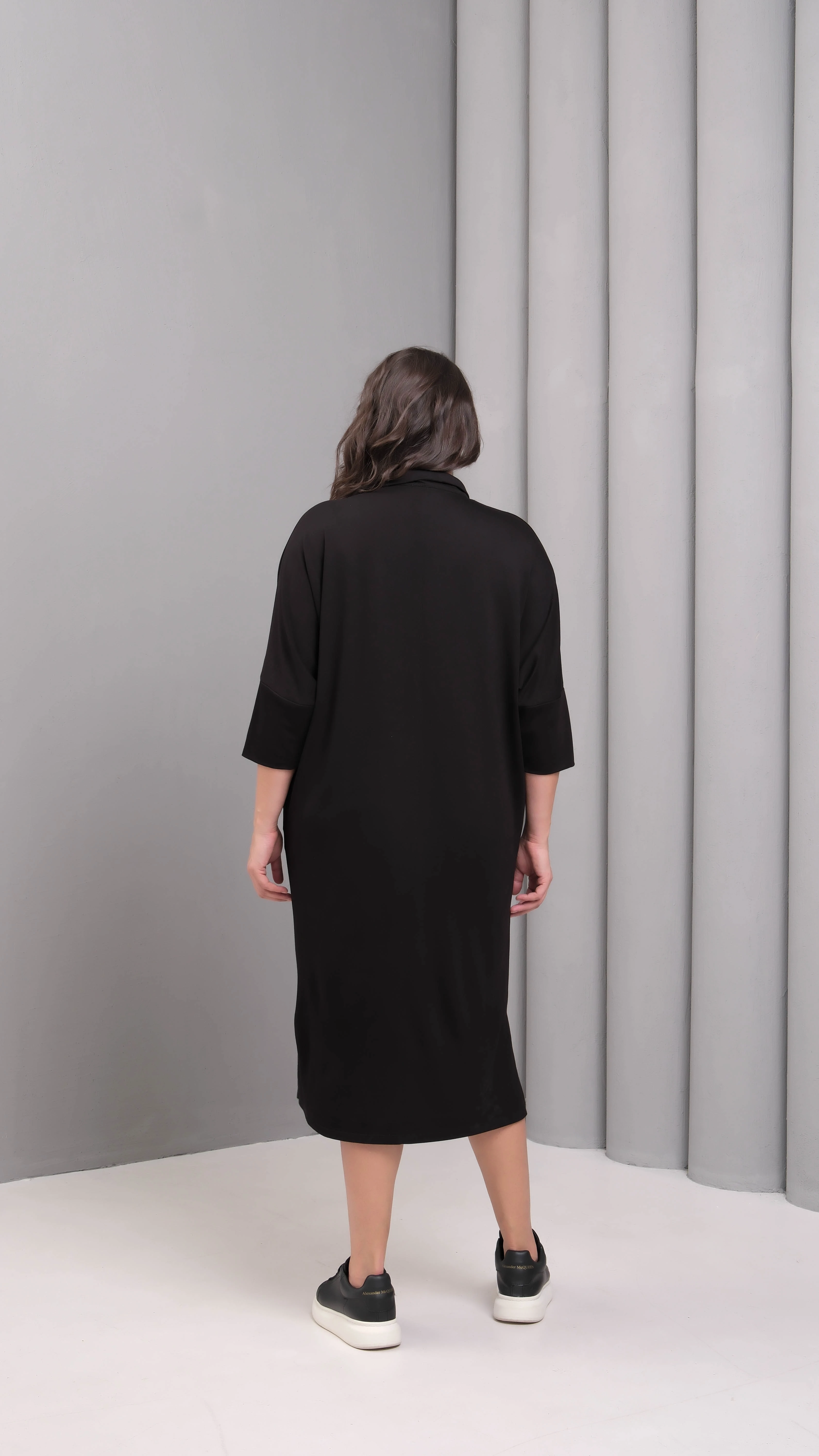 Kayan Taş Desenli Yarım Kol Elbise