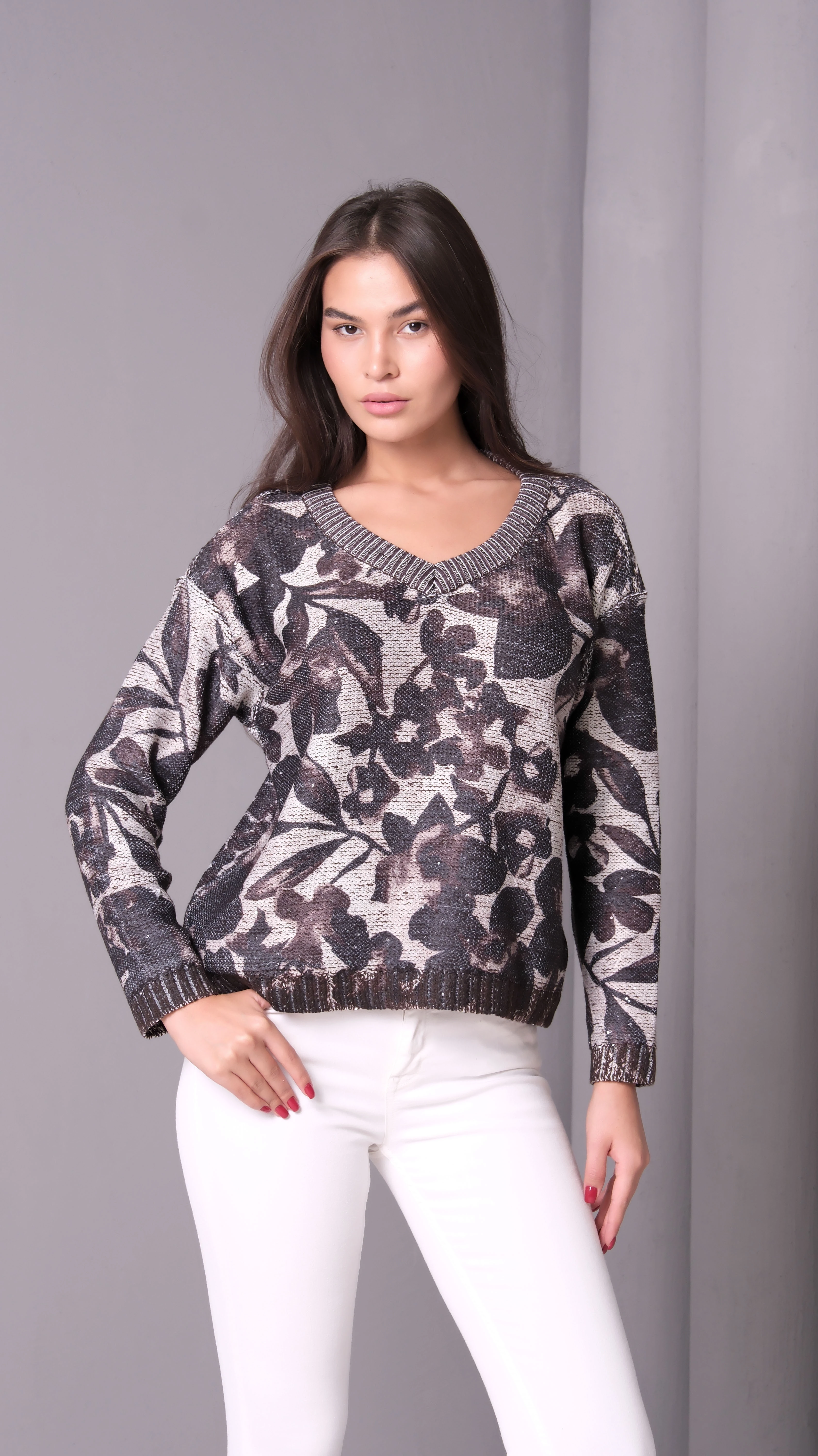 Çiçek Desen V Yaka Triko