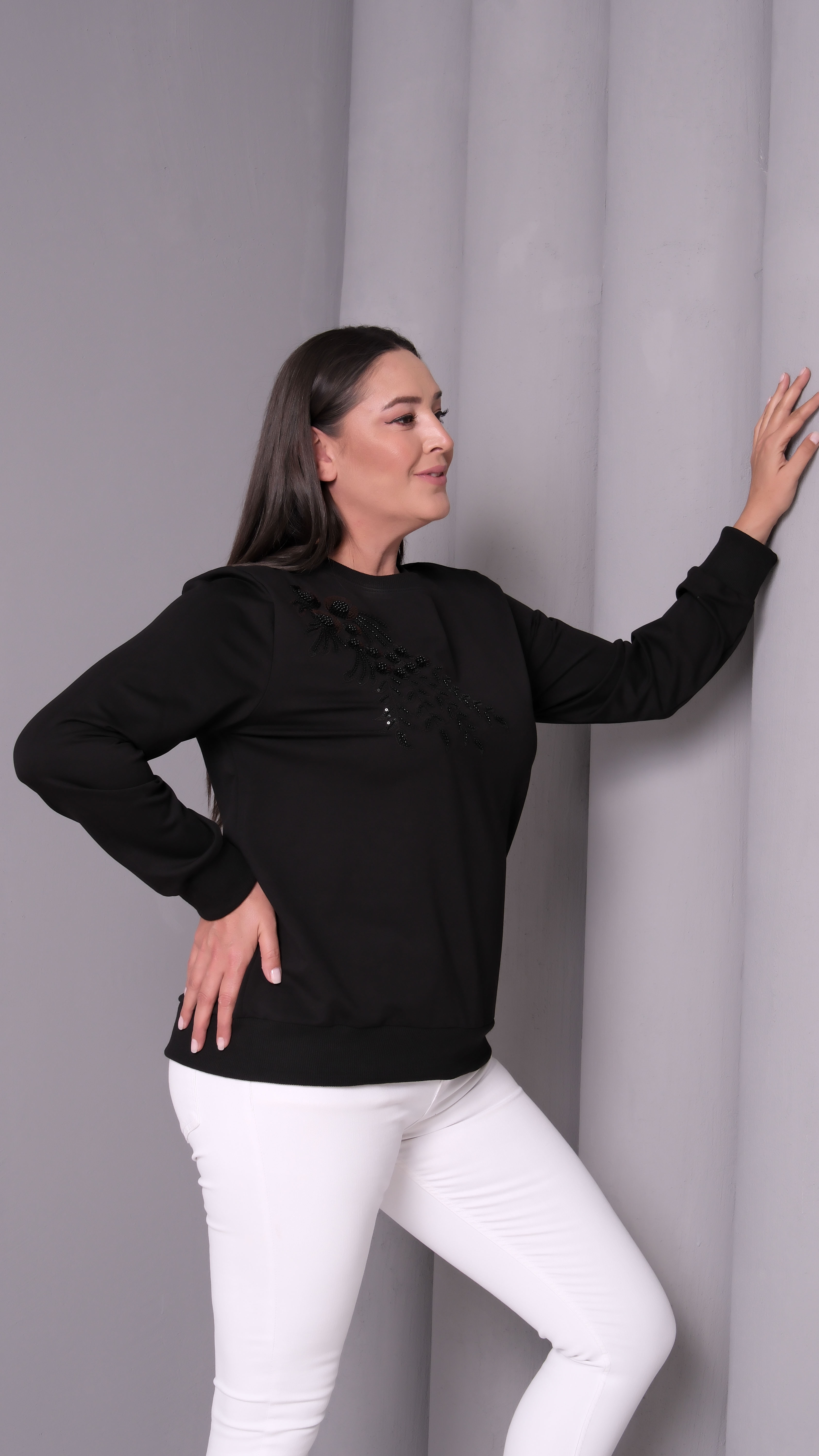Pullu Nakış Sweatshirt