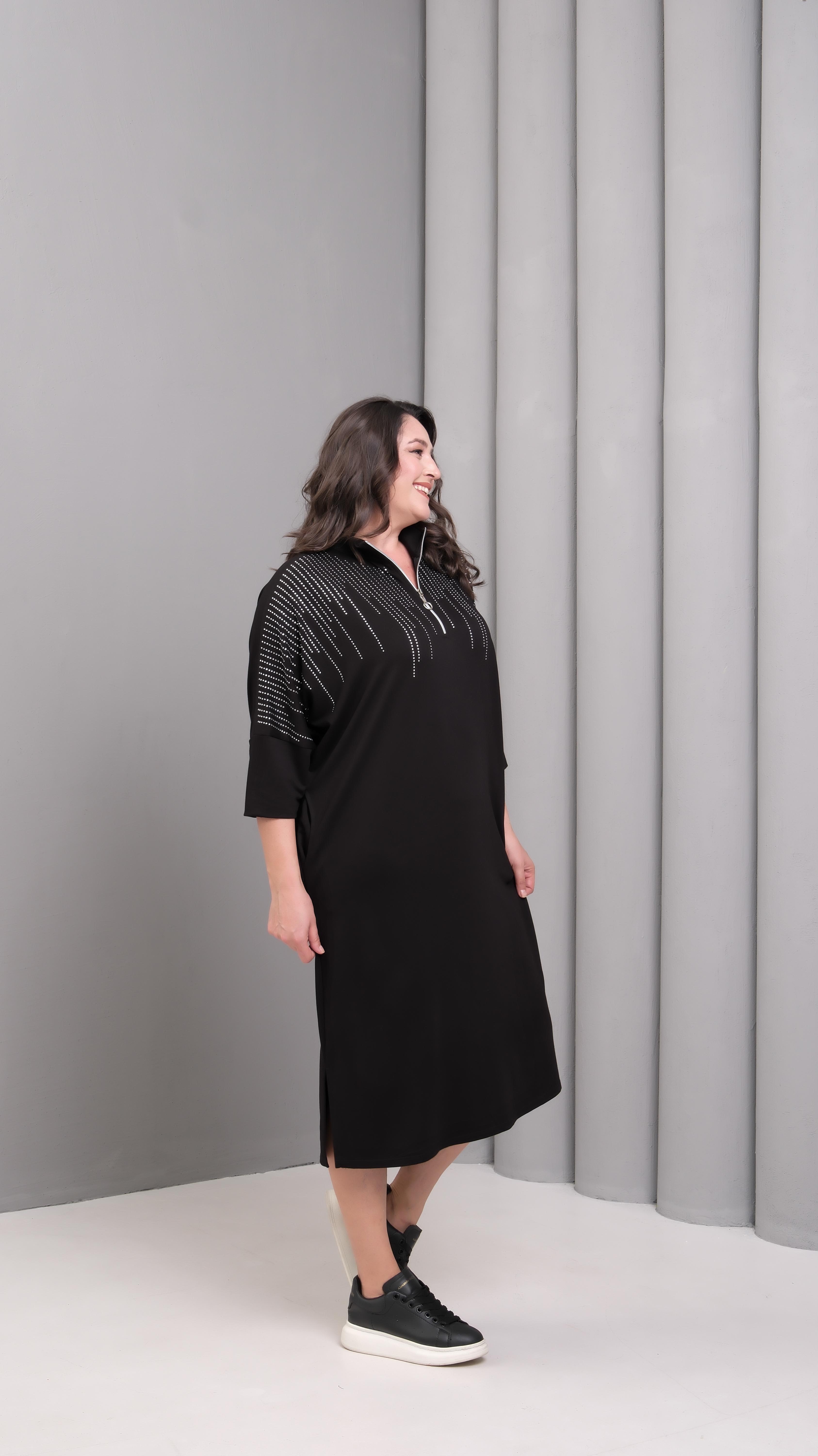 Kayan Taş Desenli Yarım Kol Elbise