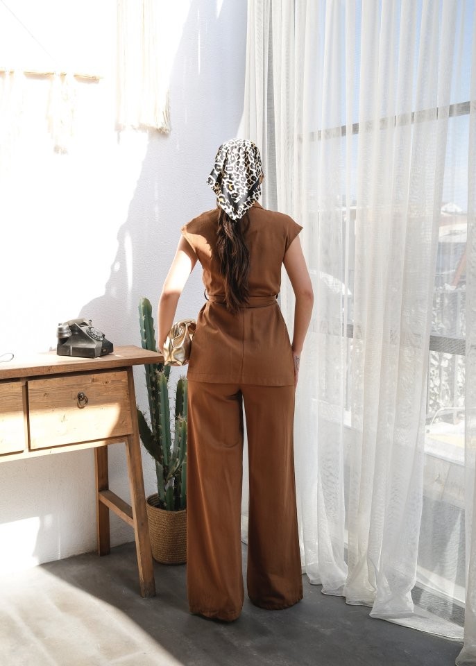 Keten Kuşakli Yelek Ve Pantolon İki̇li̇ Takim