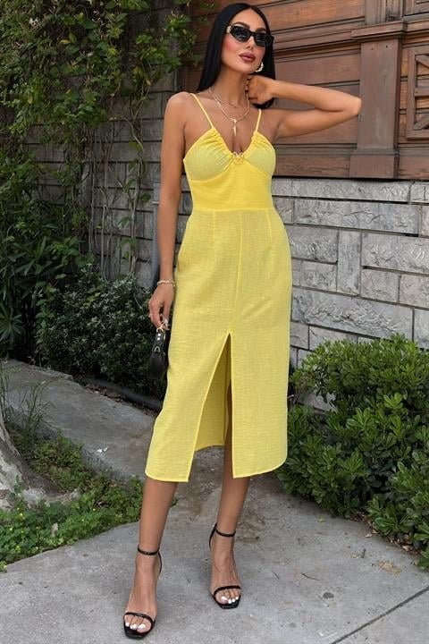 Göğsü Aksesuarlı Önü Yırtmaçlı Elbise 2899
