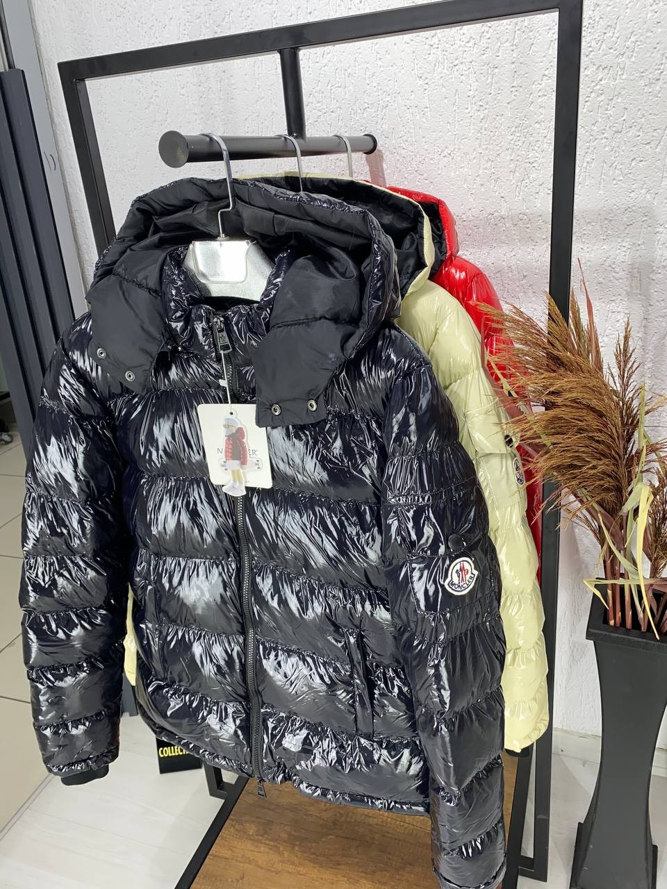 Moncler Su Ve Rüzgar Geçirmez Kapüşonlu Parlak Mont - Siyah