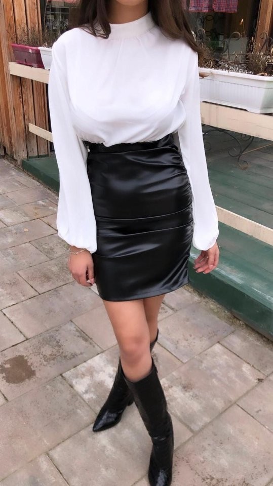 Beyaz Deri Elbise