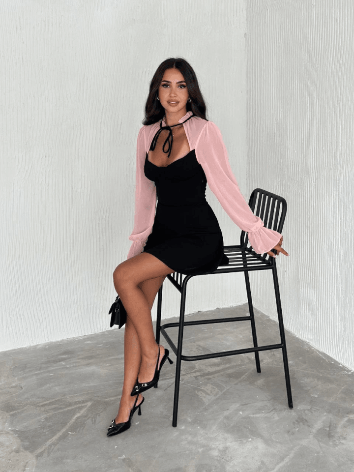 Göğsü Bağlamalı  Kalp Yaka Kolları Şifon Mini Elbise - Siyah Pembe