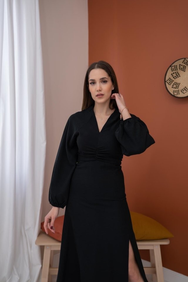 Siyah Büzgülü Krep Elbise