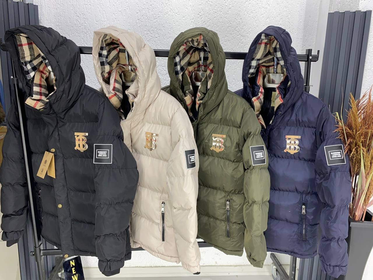 Burberry Su Ve Rüzgar Geçirmez Kapüşonlu Mont - Lacivert